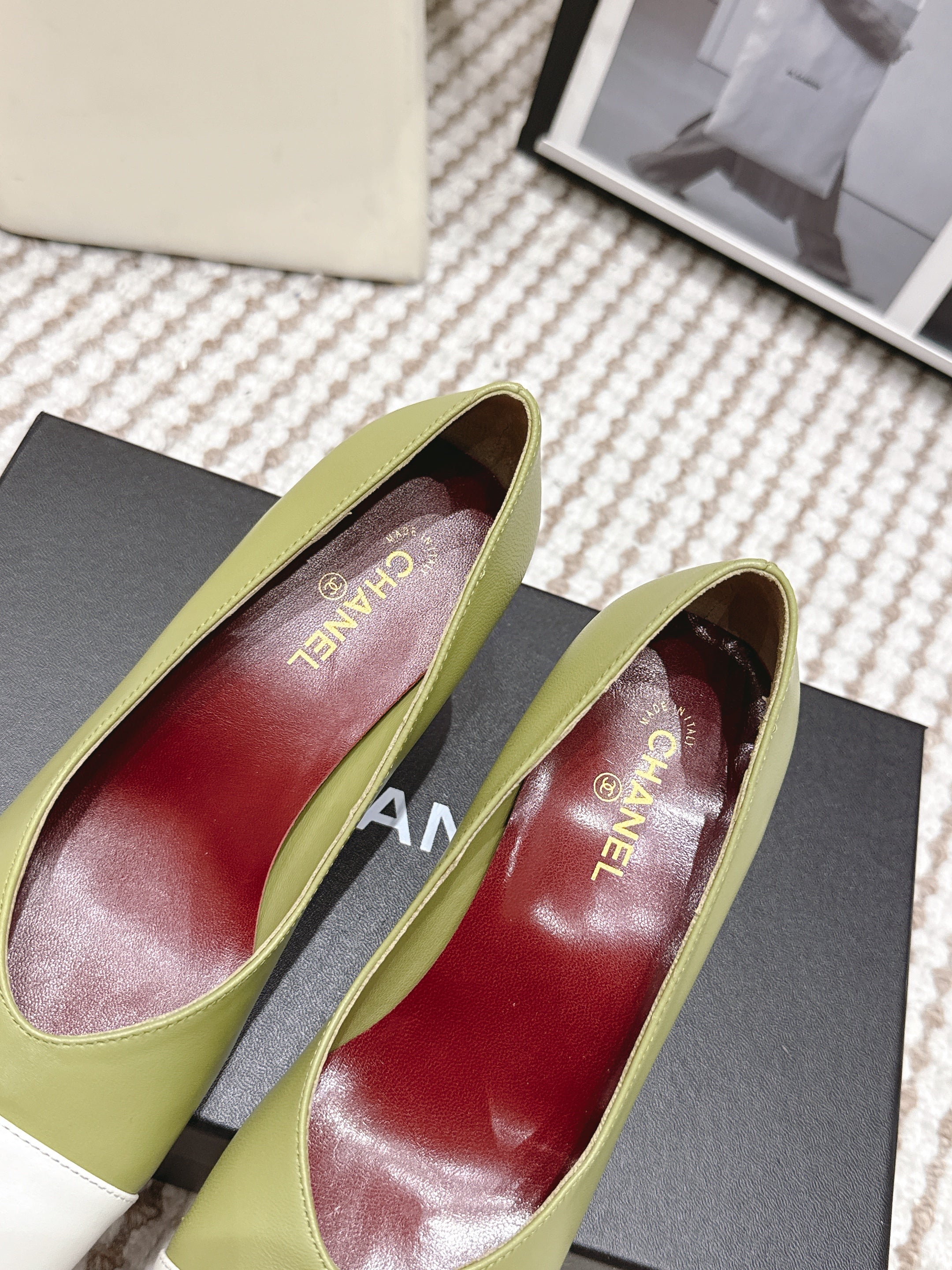 CC 2026 Pump 6cm Green White Lambskin 721421