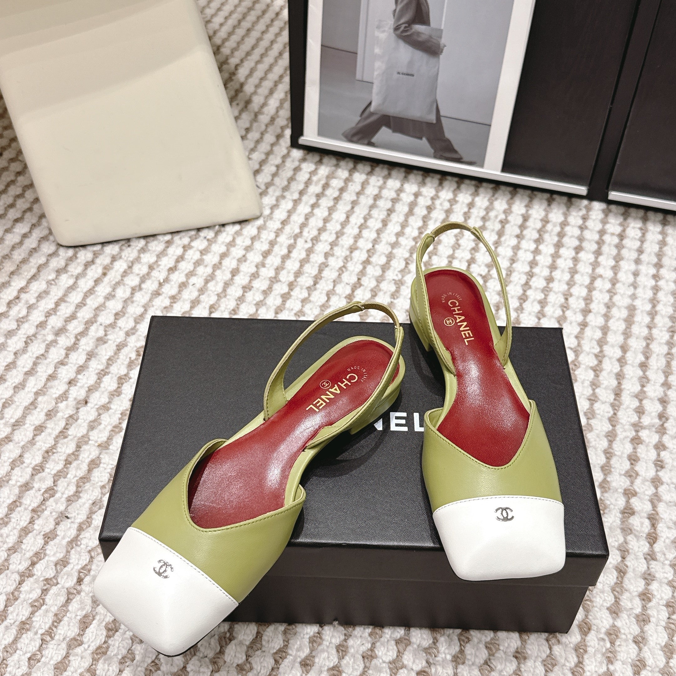 CC 2026 Slingbacks Flat Green White Lambskin 721434