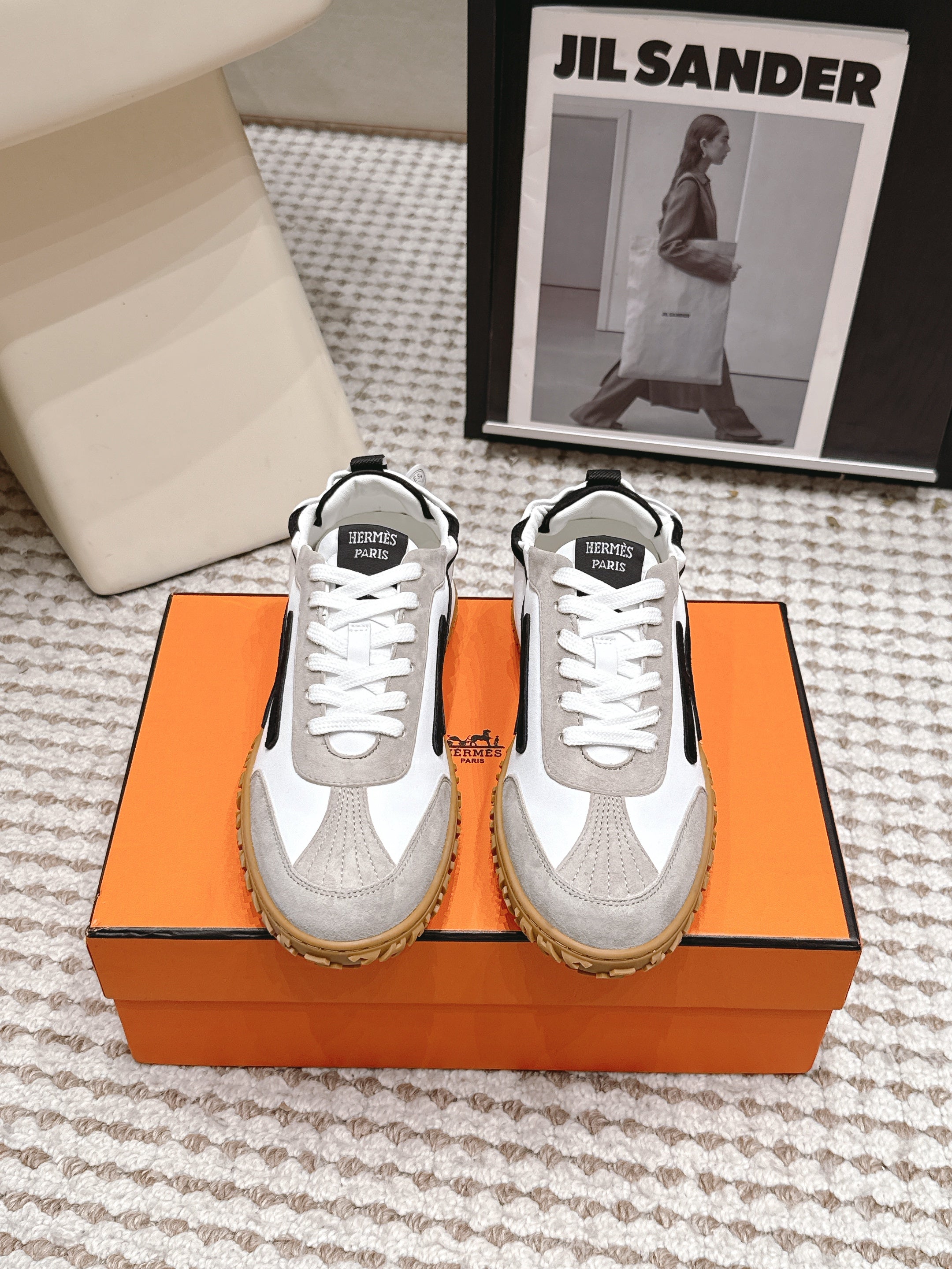 HM 26s Jet Sneakers White Sheepskin Grey Suede 845870