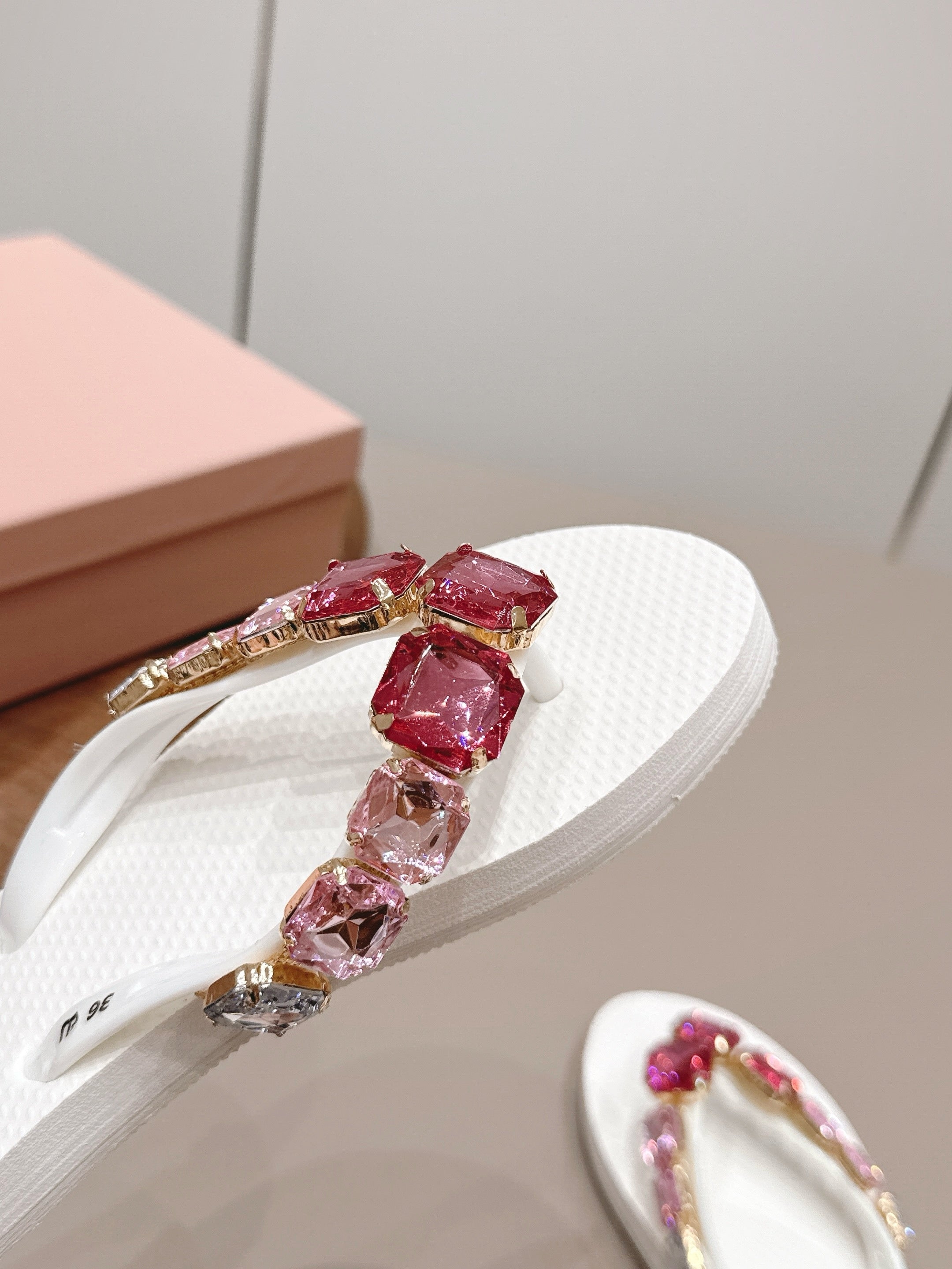 Miu 26s Flip-Flop Sandals White Foam 905273