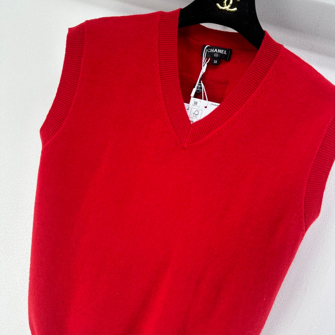 CC V-neck Vest Red Wool 346003
