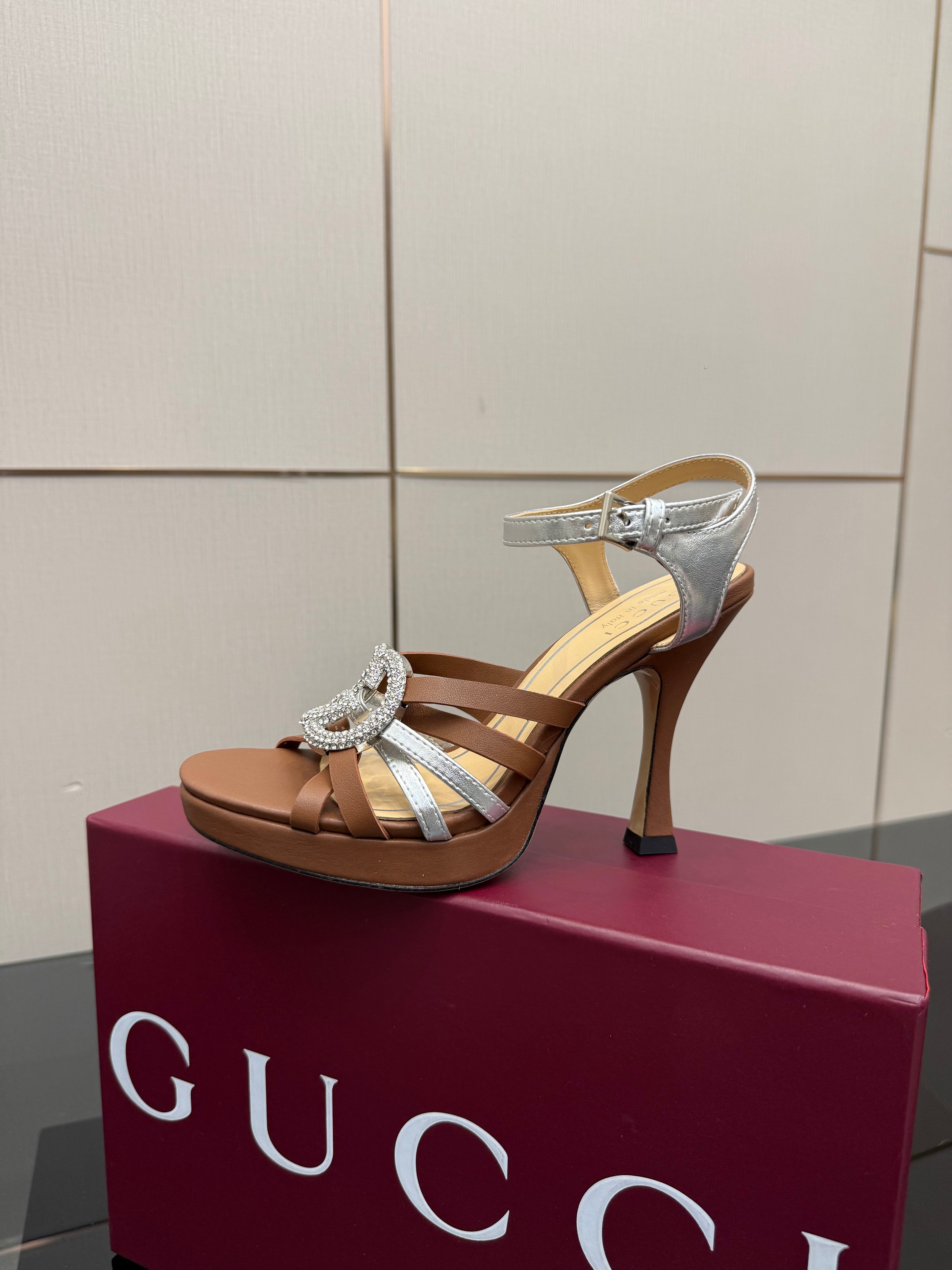 GG Pump 10.5cm With Crystal Interlocking G Brown Sliver Leather