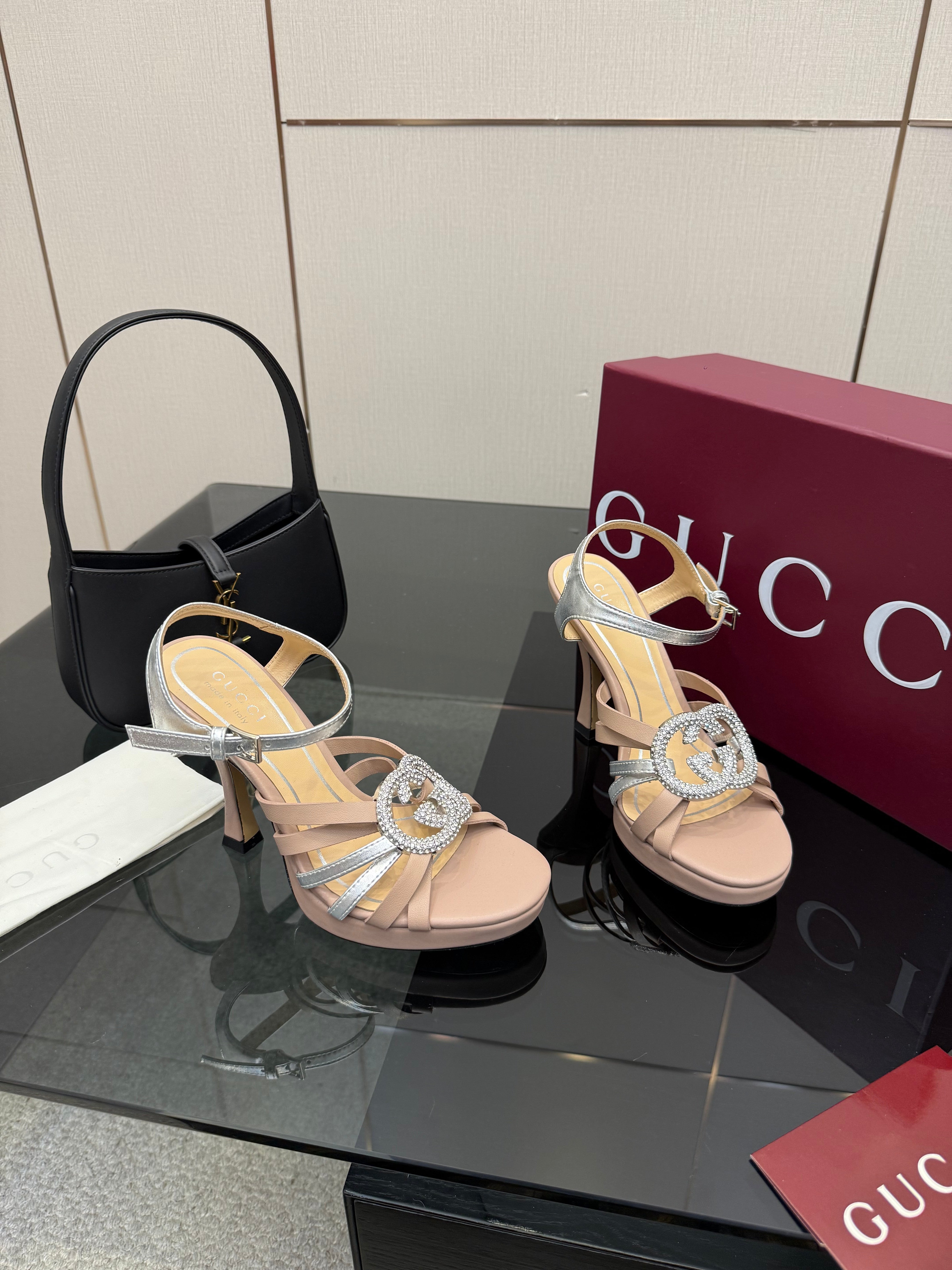 GG Pump 10.5cm With Crystal Interlocking G Beige Sliver Leather