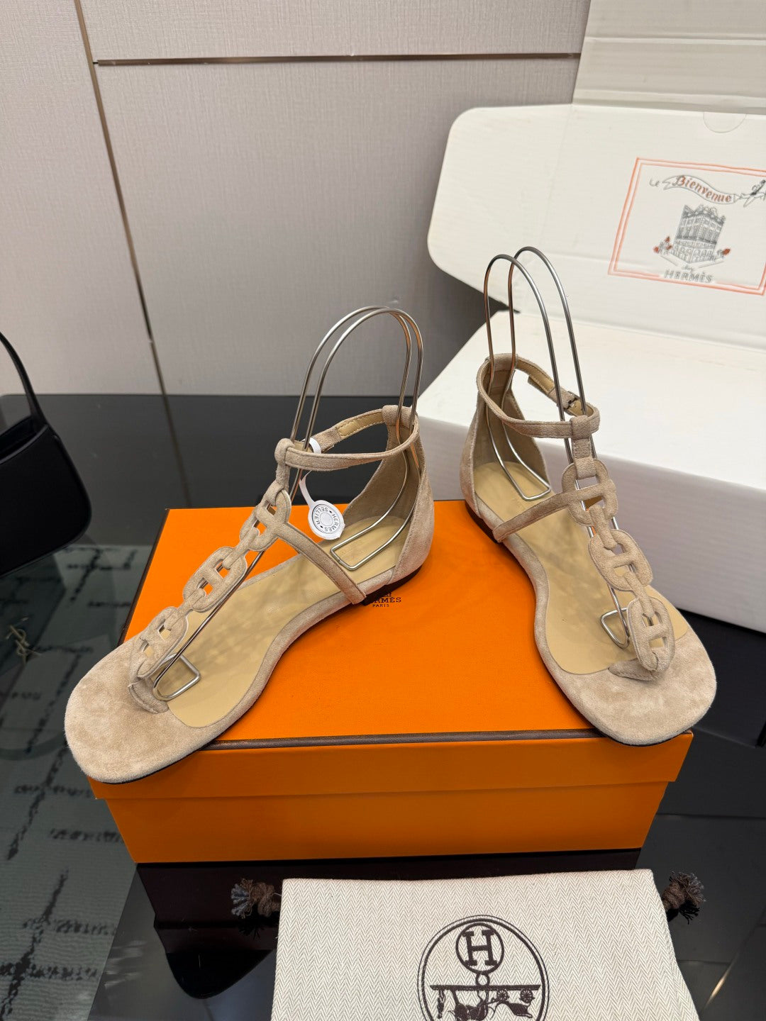 HM Milos Sandal Khahi Suede 829166