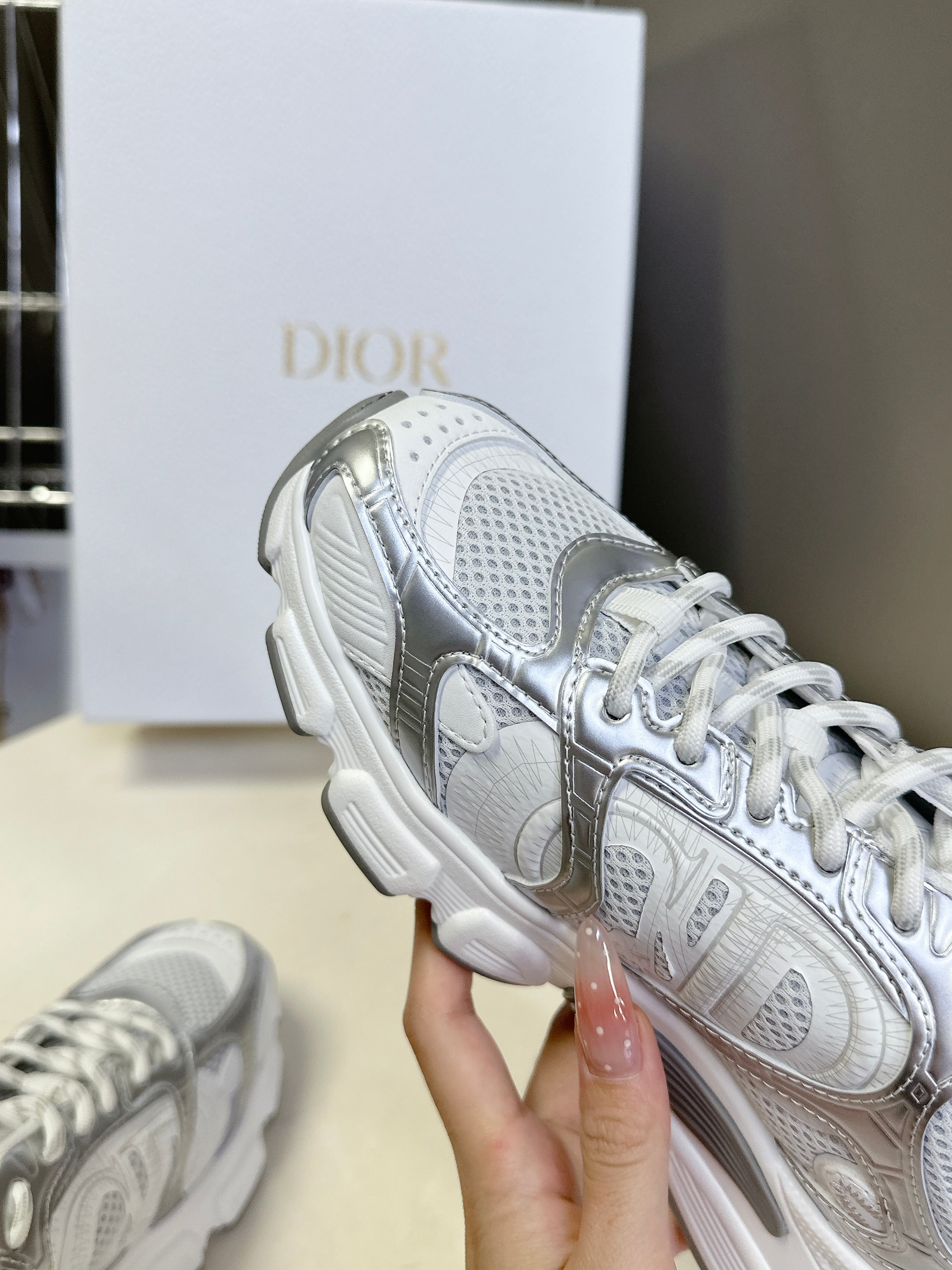 CD 25 Sneaker White Sliver 307167
