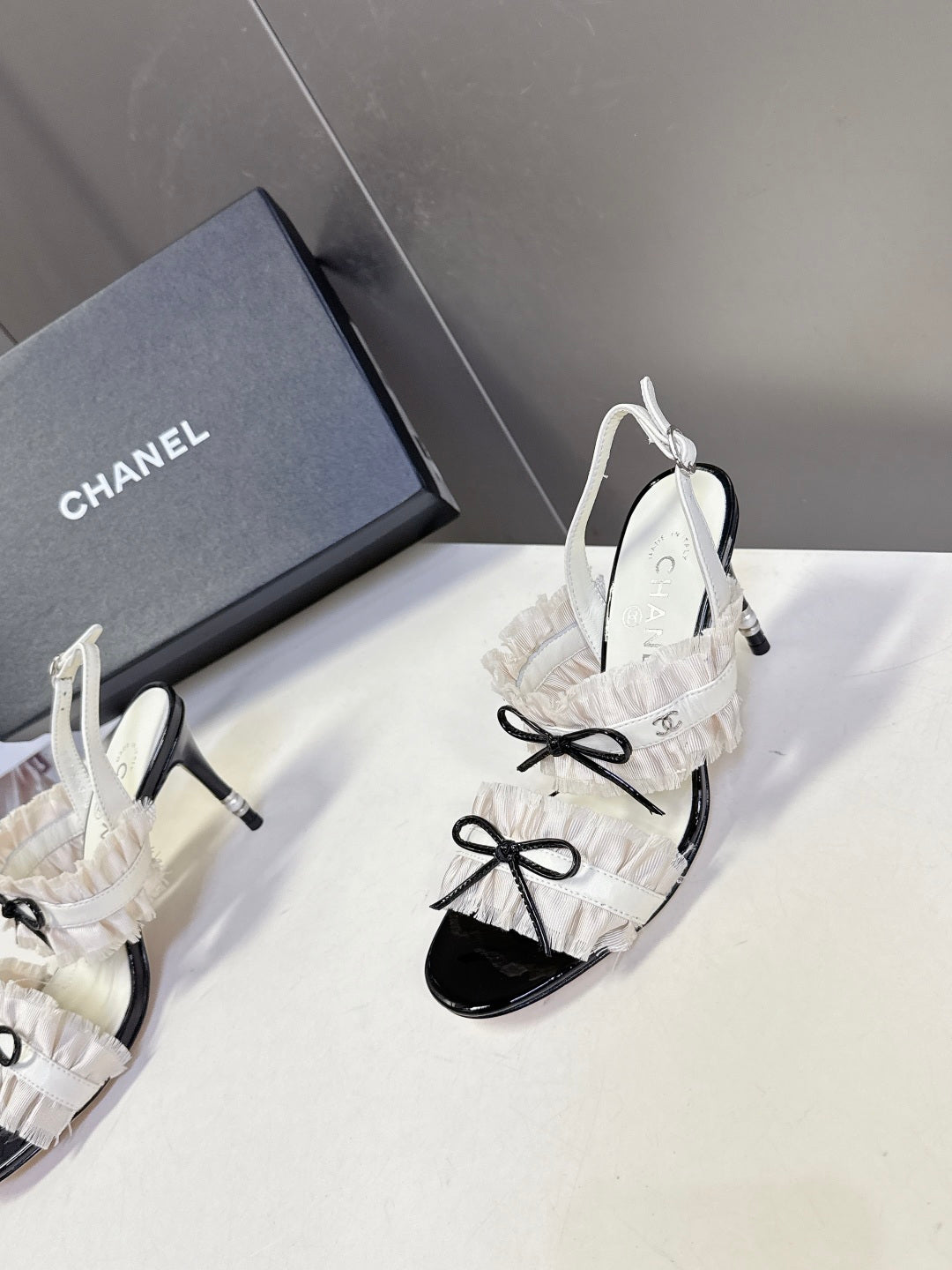 CC Ruffled Bow Slingback Heels Black White Fabric Lambskin 962968