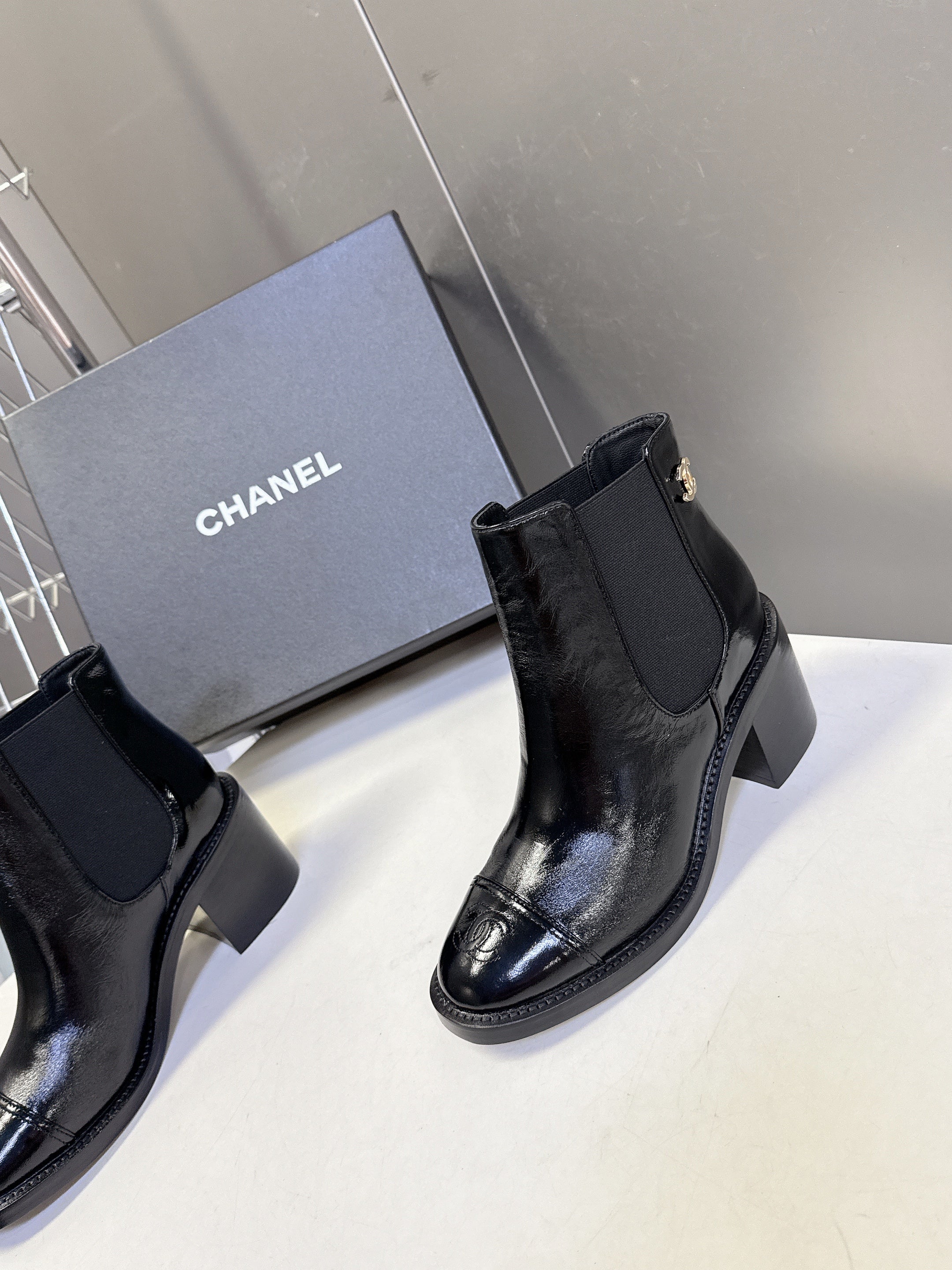 CC 26s Ankle Boots Black Glossy Lambskin 948059
