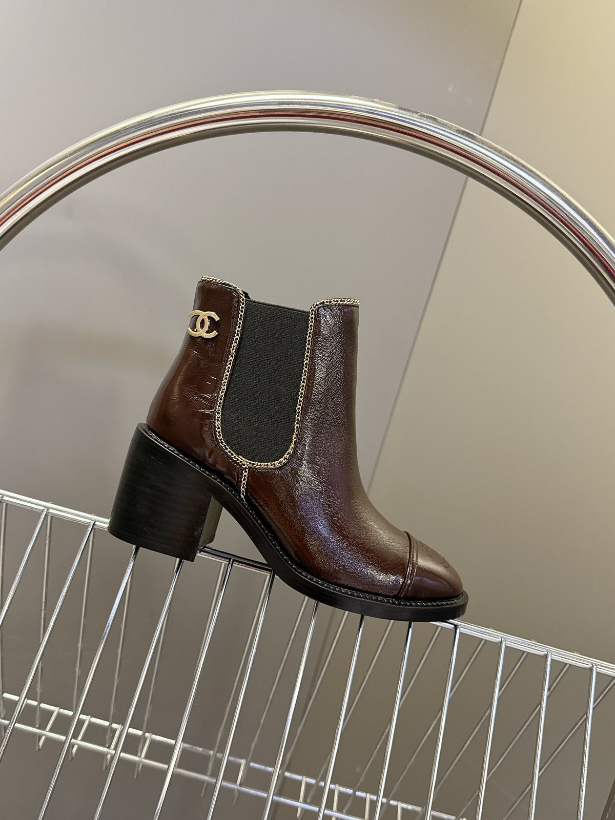 CC 26s Chain-Embellished Ankle Boots Brown Glossy Lambskin 948055