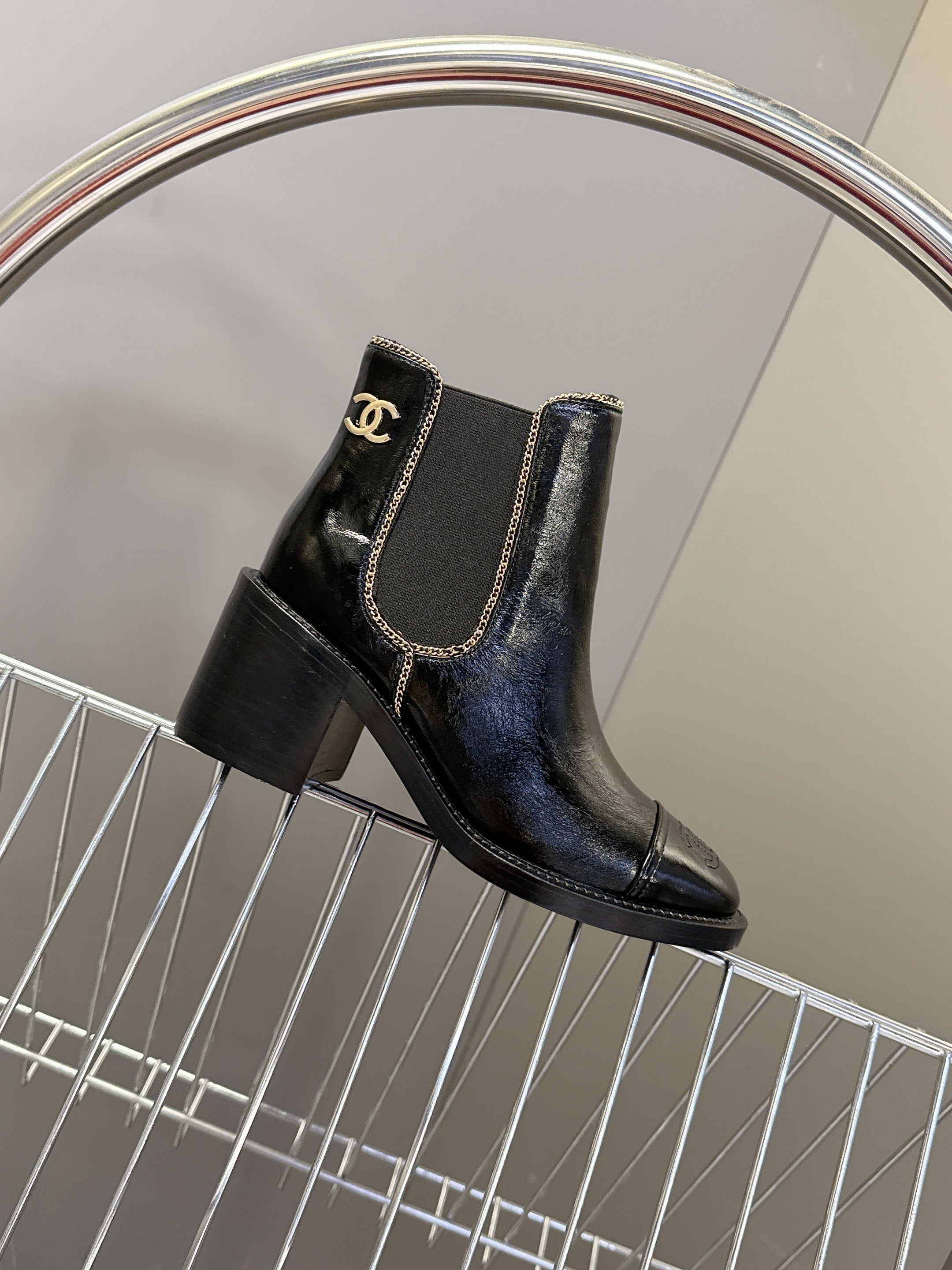 CC 26s Chain-Embellished Ankle Boots Black Glossy Lambskin 948056