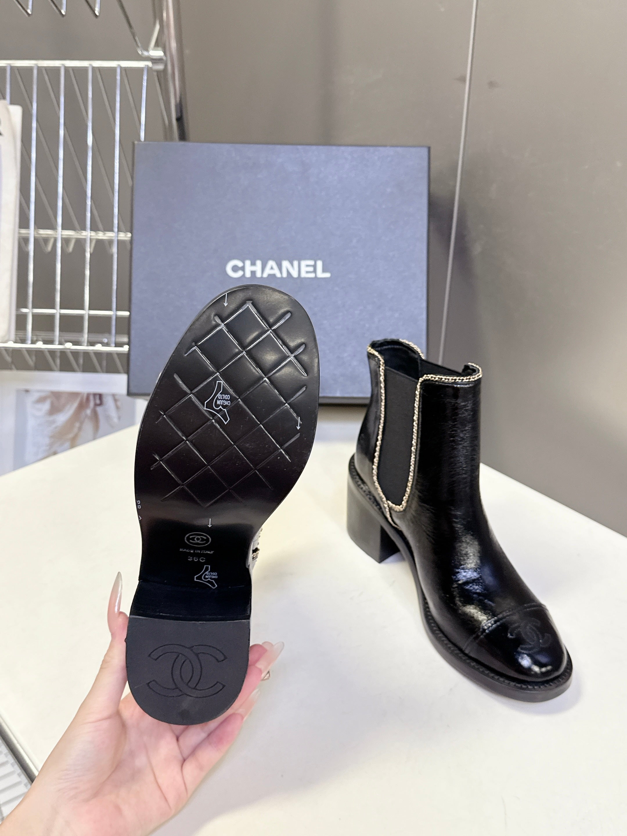 CC 26s Chain-Embellished Ankle Boots Black Glossy Lambskin 948056
