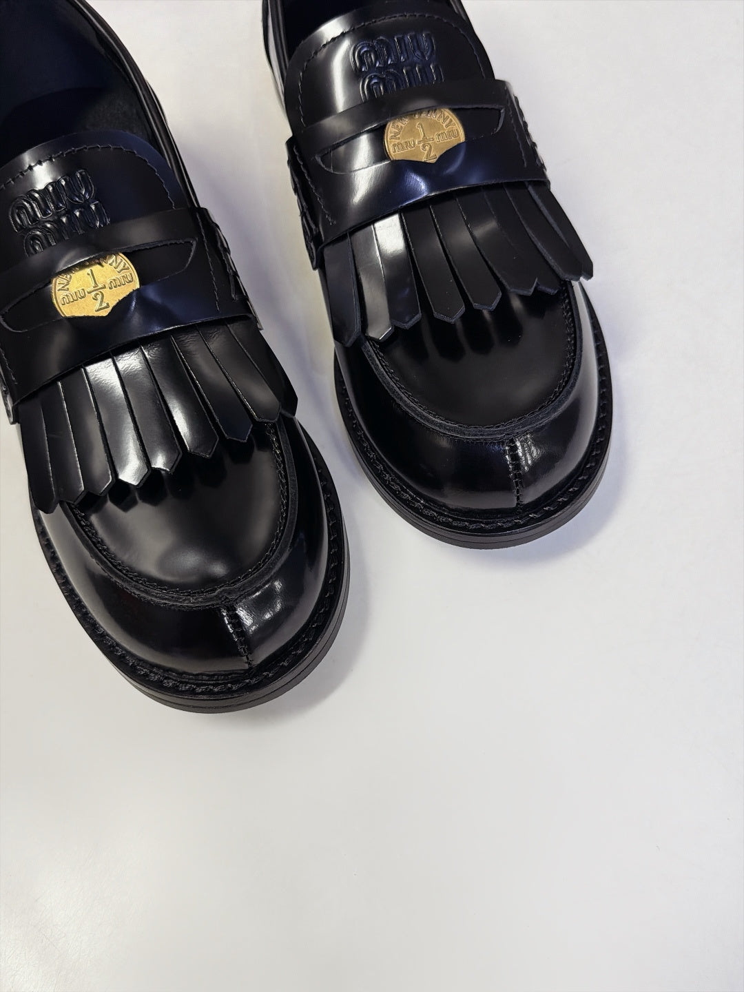 Miu 26s Fringe Loafers Black Glossy Leather 994218