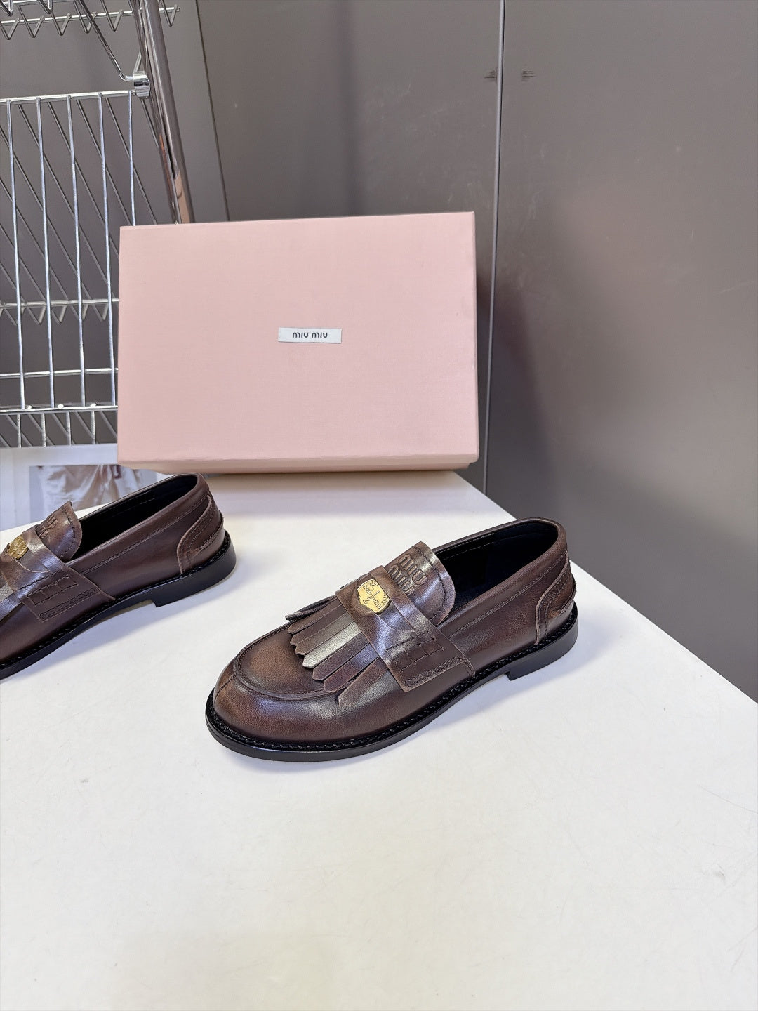 Miu 26s Fringe Loafers Coffee Glossy Leather 994219