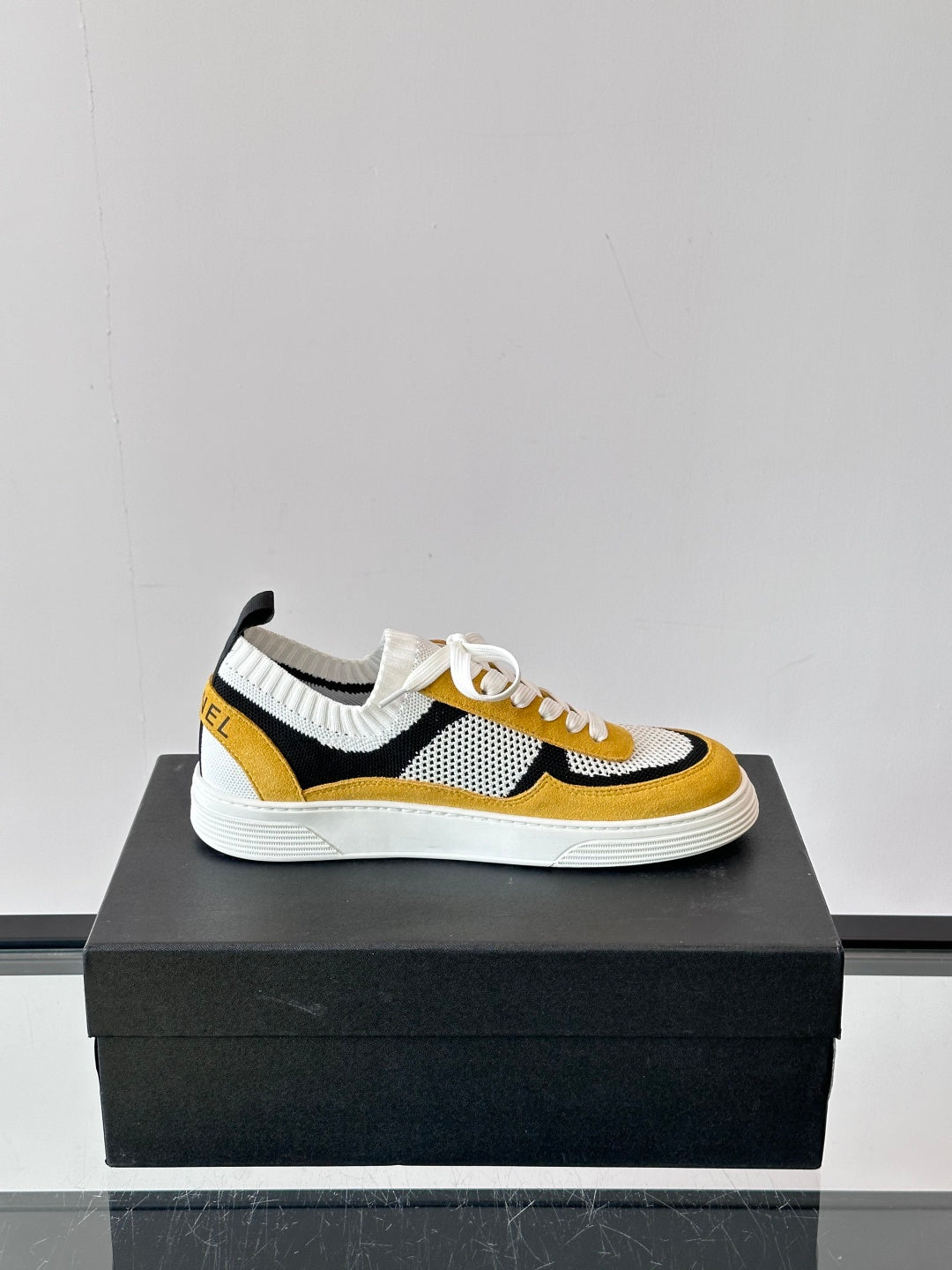 CC 26s Trainers White Black Yellow Knit & Suede Calfskin 965041