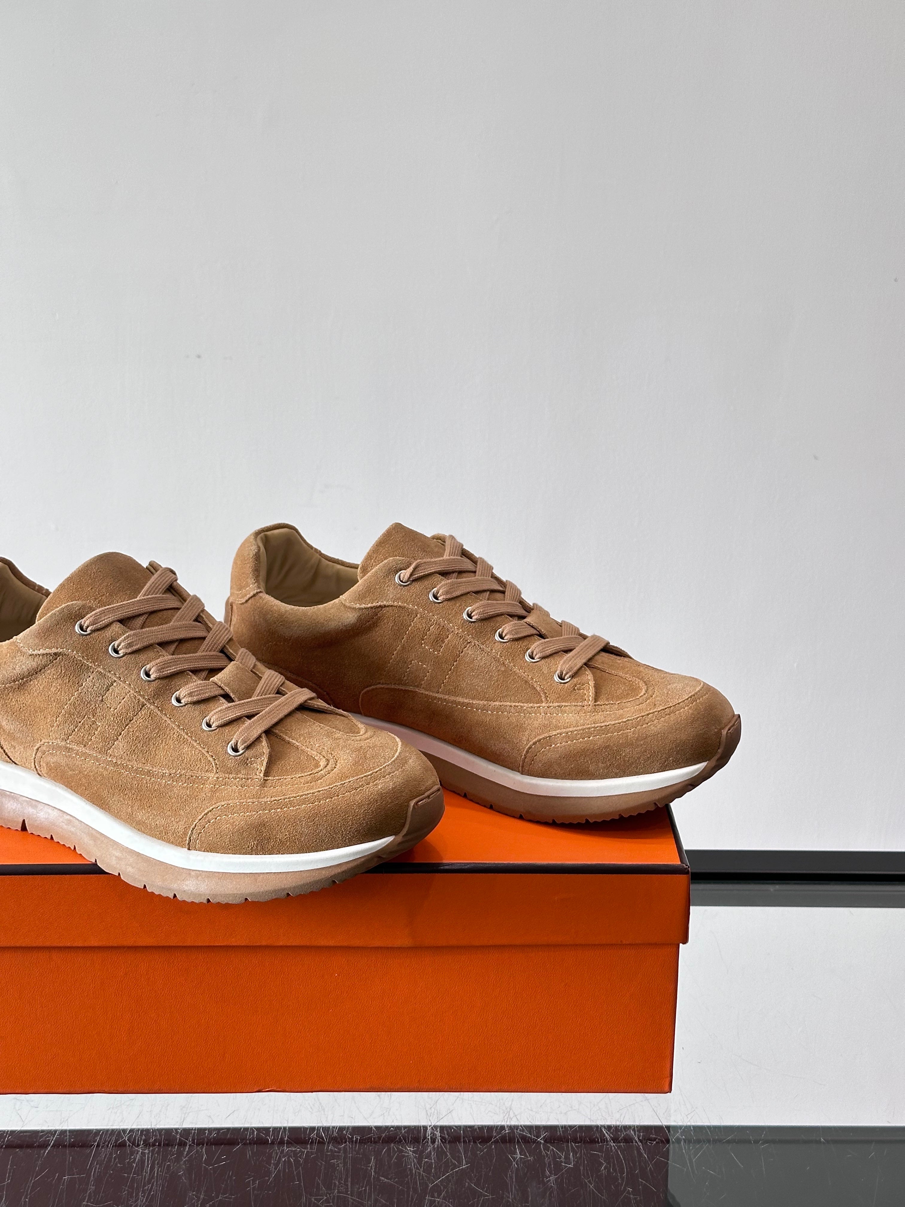 HM Libera Sneaker Beige Albtre Suede Calfskin 890448