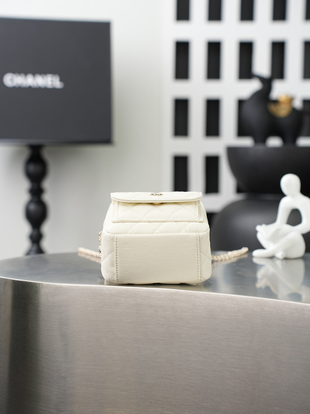 CC 𝑨𝑷𝟑𝟕𝟓𝟑 Mini Backpack White Caviar
