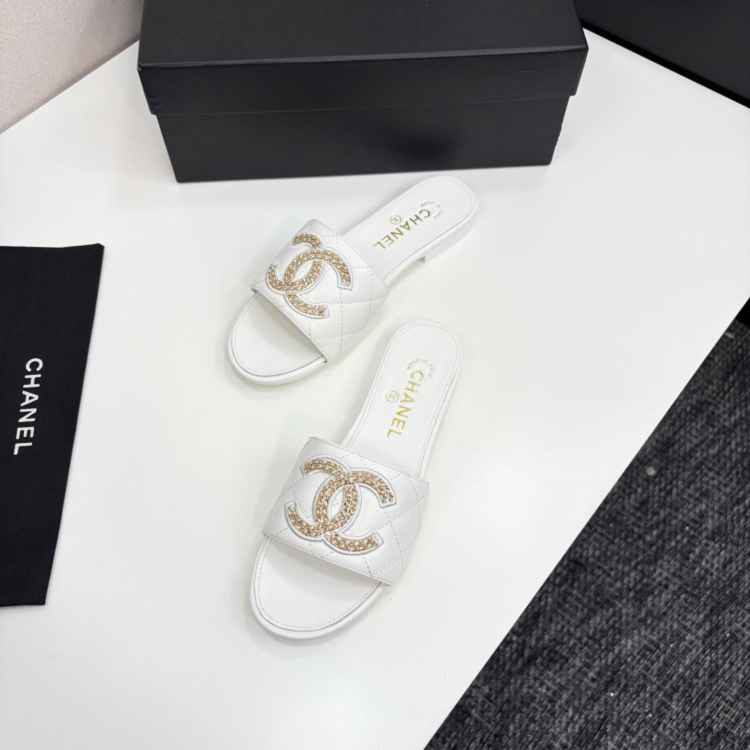 CC 25 Doubble Chain Embroidered Slippers White Quilted Sheepskin 352489