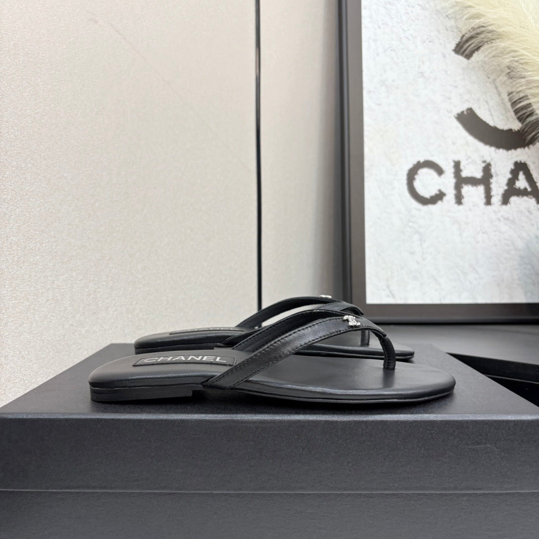 CC Crystal Logo Thong Sandal Black Sheepskin 352475