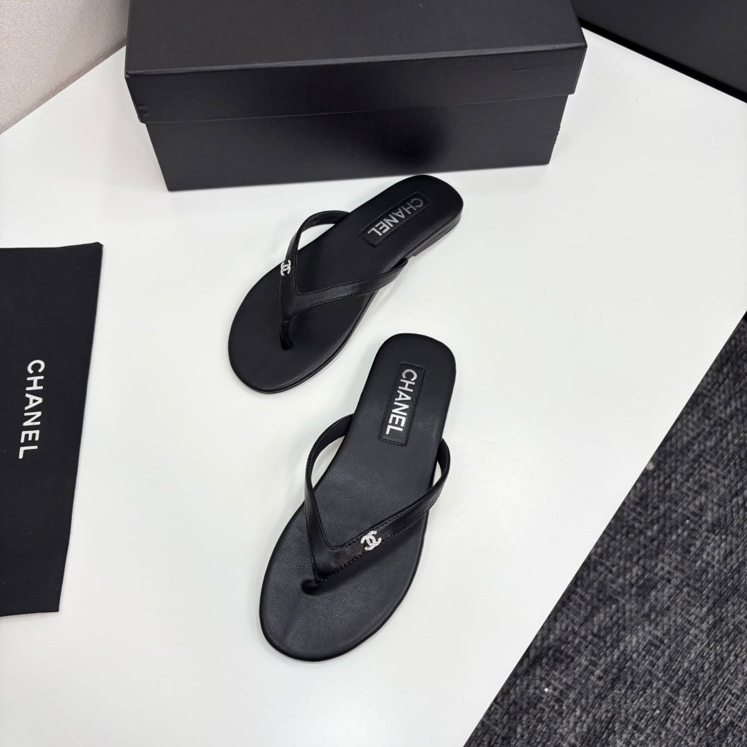CC Crystal Logo Thong Sandal Black Sheepskin 352475