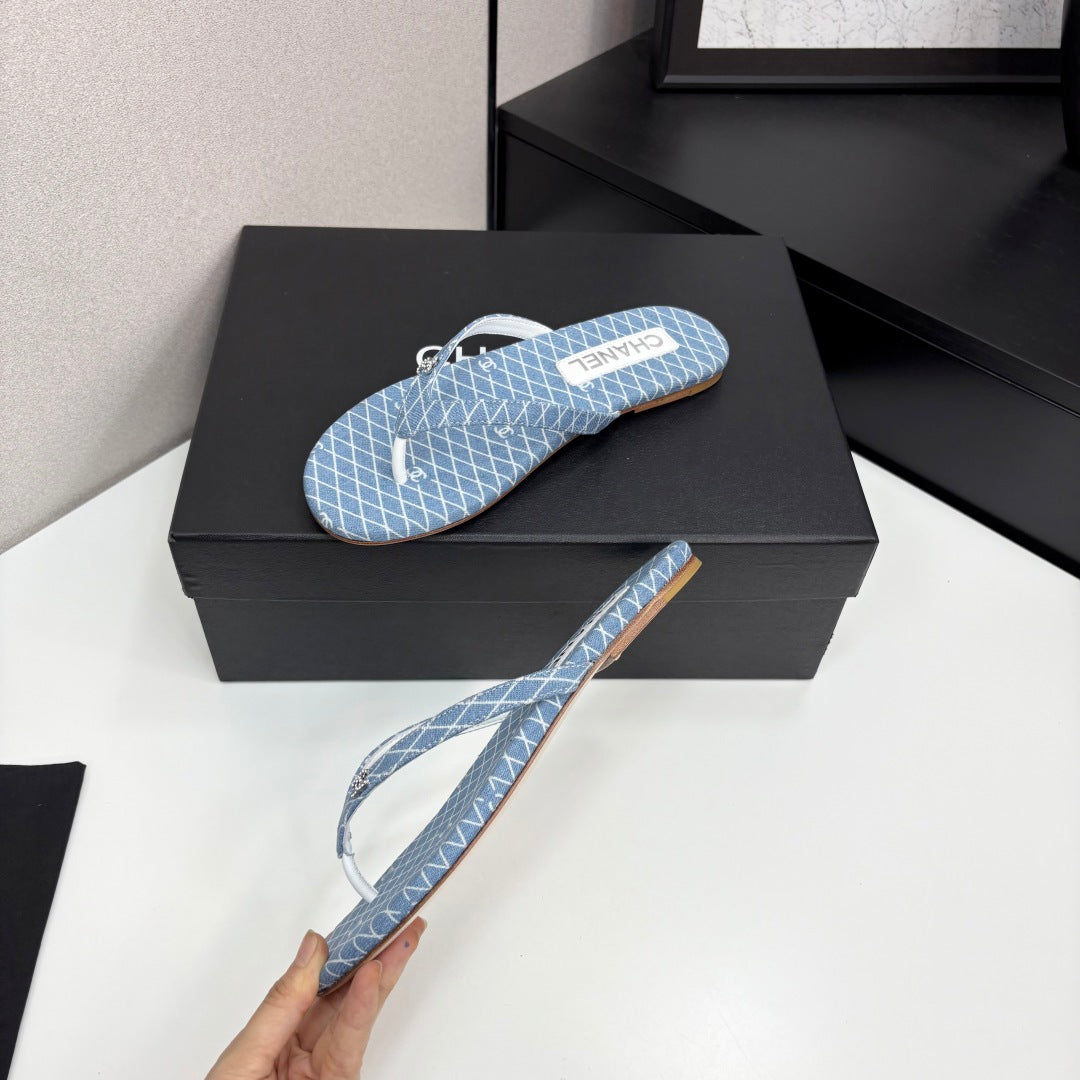CC Crystal Logo Thong Sandal Light Blue Fabric And Sheepskin352484