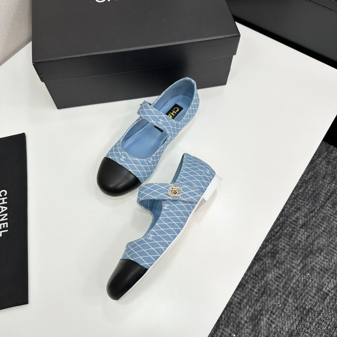 CC25 Mary Janes Light Blue Fabric And Black Cowhide 352509