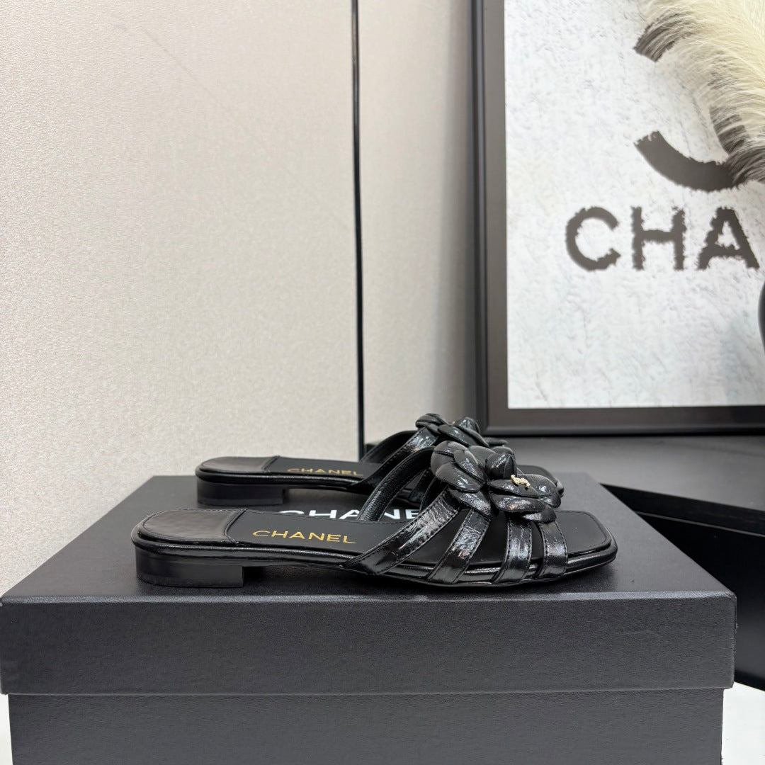 CC 25 Camellia Open Flat Mule Black Sheepskin 368847