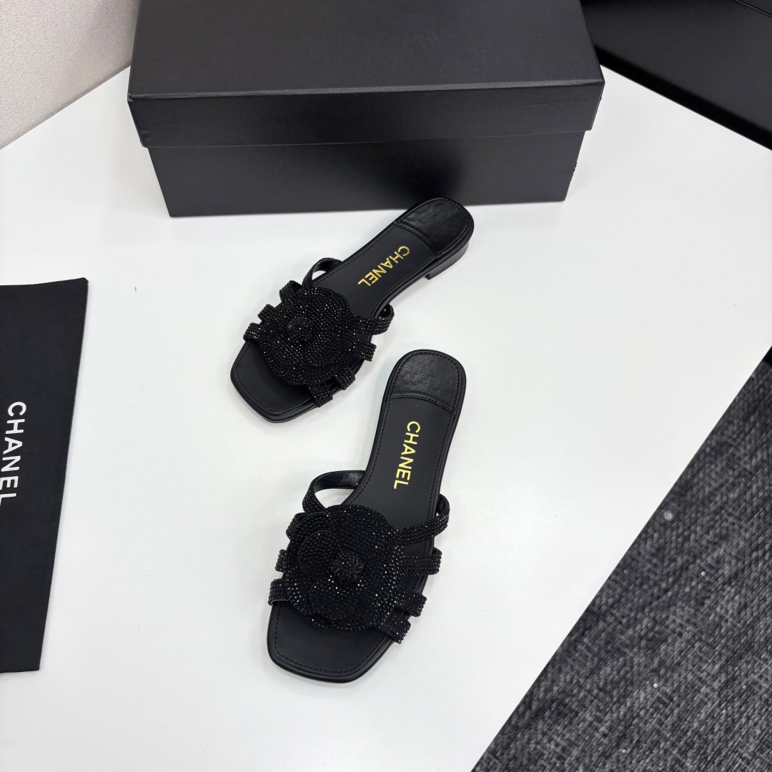 CC 25 Camellia Open Flat Mule Black Stone Grain And Sheepskin 368851