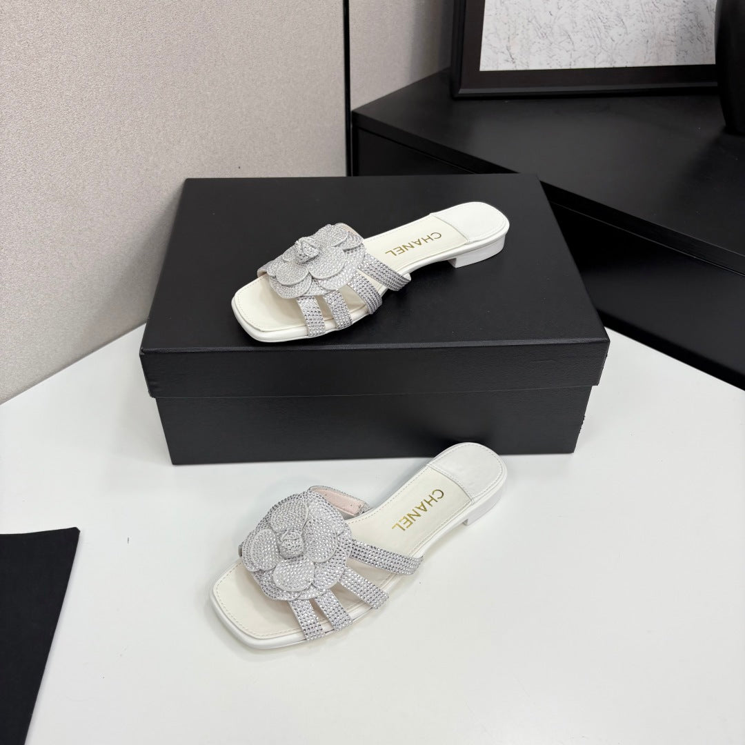 CC 25 Camellia Open Flat Mule Silver Stone Grain And Sheepskin 368852
