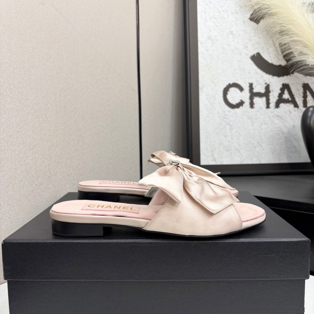 CC 25 Big Bow Mule Pink Satin And Sheepskin 368864