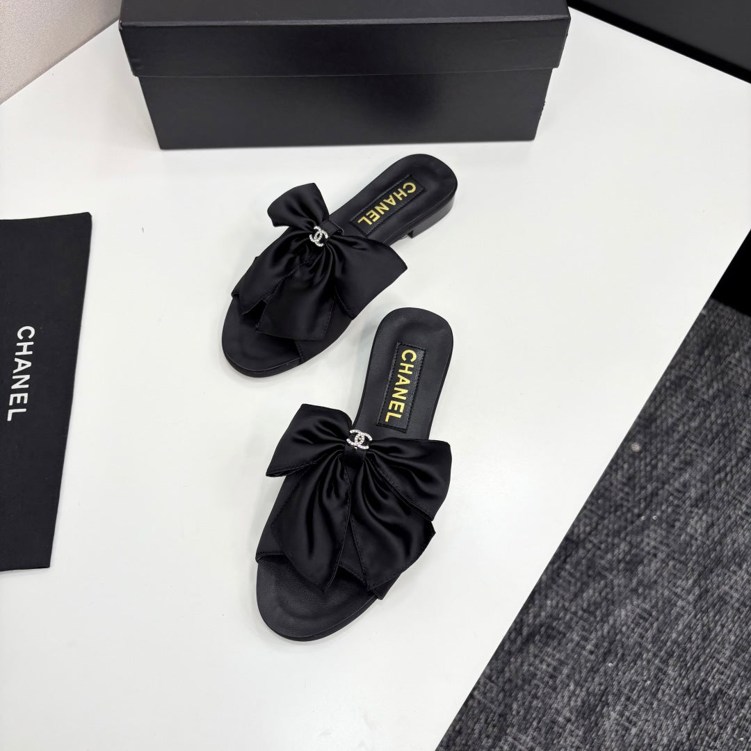 CC 25 Big Bow Mule Black Satin And Sheepskin 368866