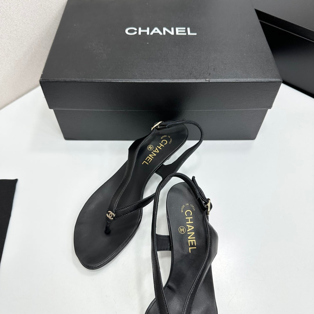 CC 26s Thong Sandals 5cm Black Sheepskin 925993