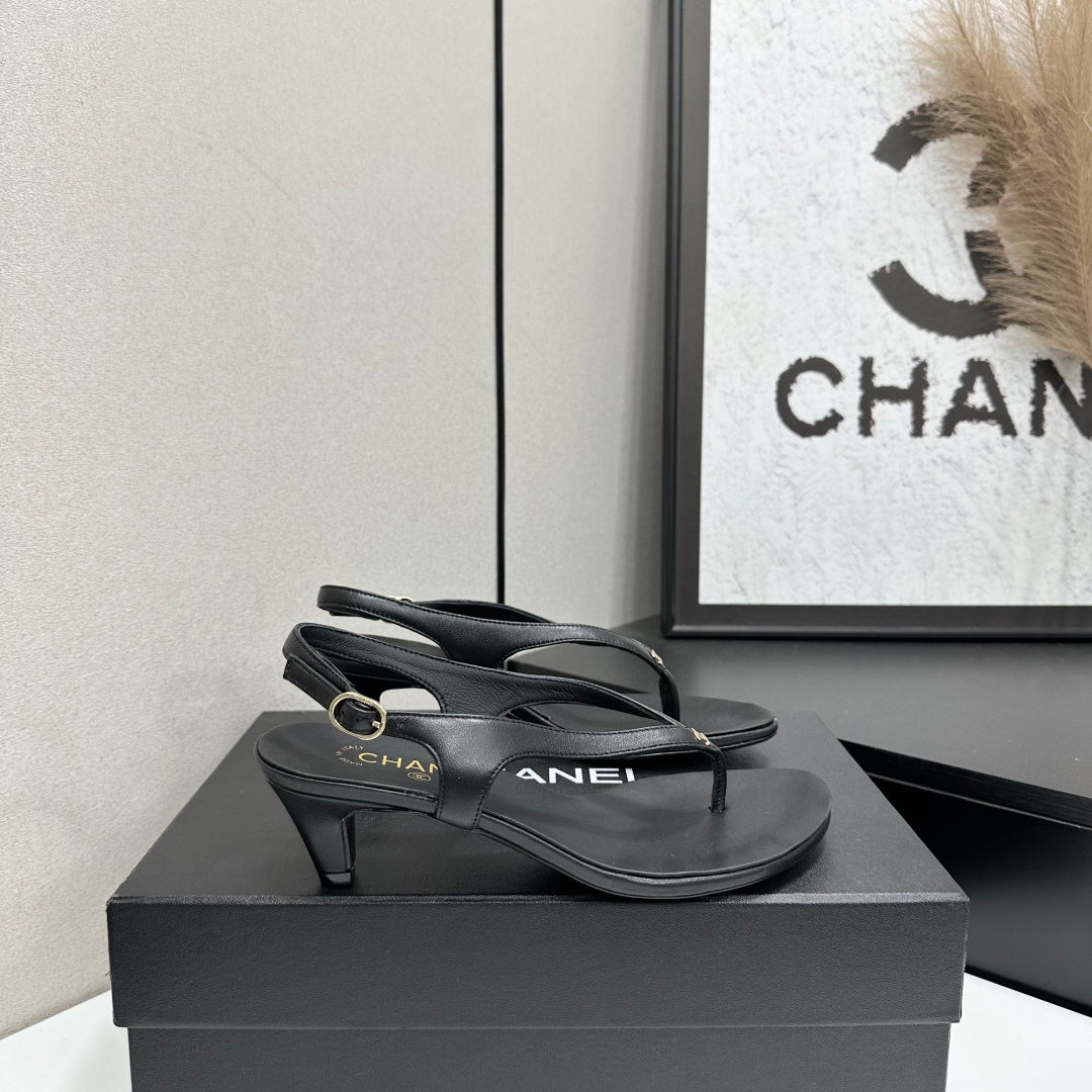 CC 26s Thong Sandals 5cm Black Sheepskin 925993