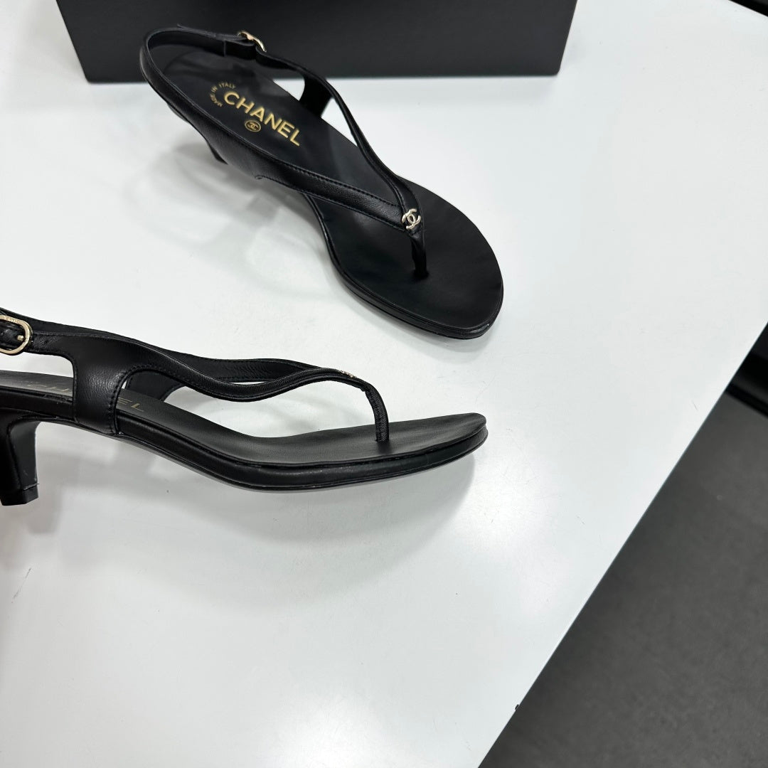 CC 26s Thong Sandals 5cm Black Sheepskin 925993