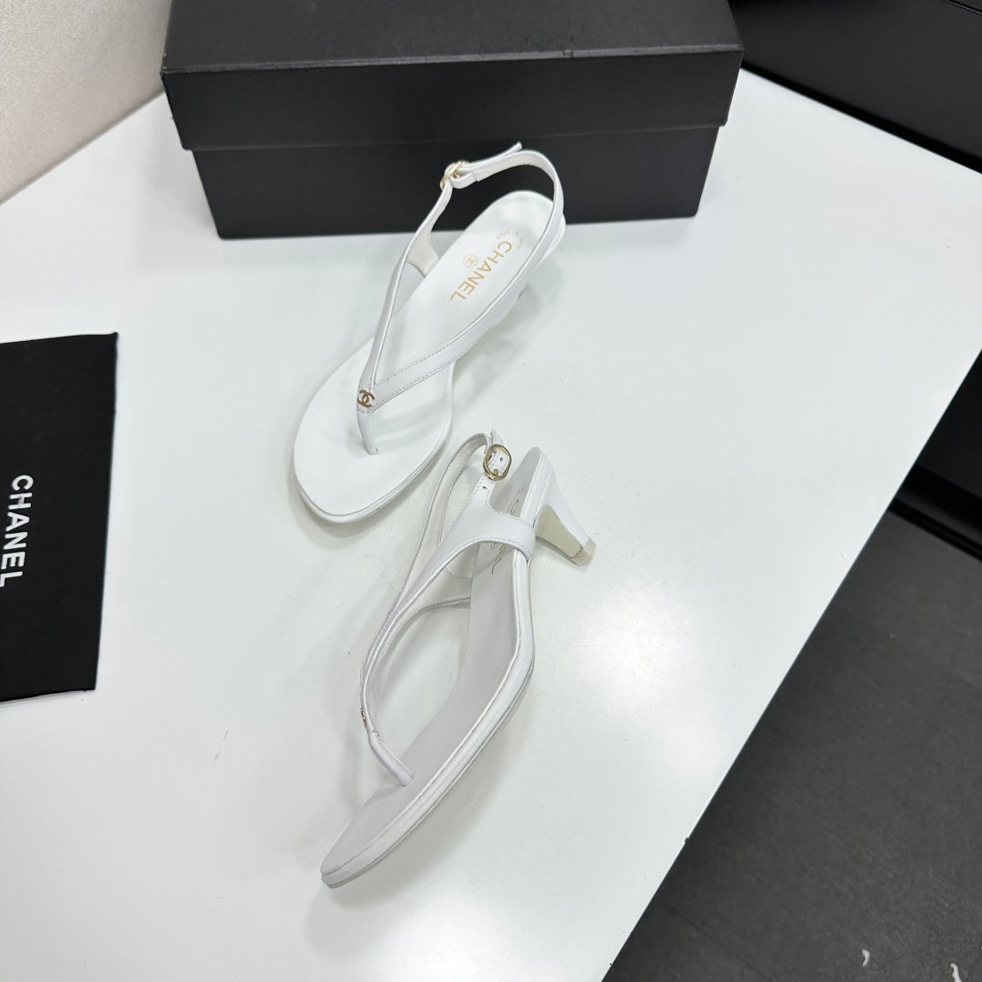 CC 26s Thong Sandals 5cm White Sheepskin 925994