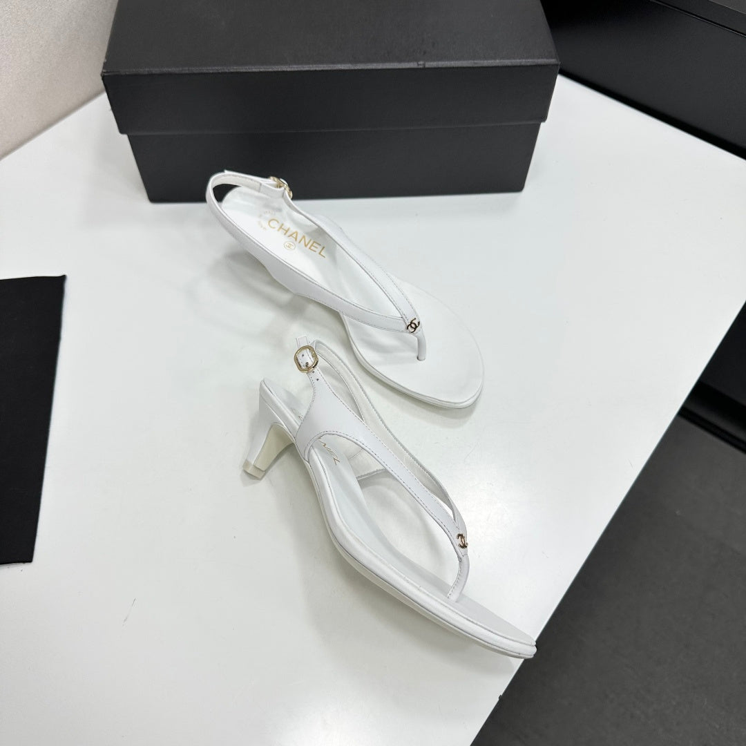 CC 26s Thong Sandals 5cm White Sheepskin 925994
