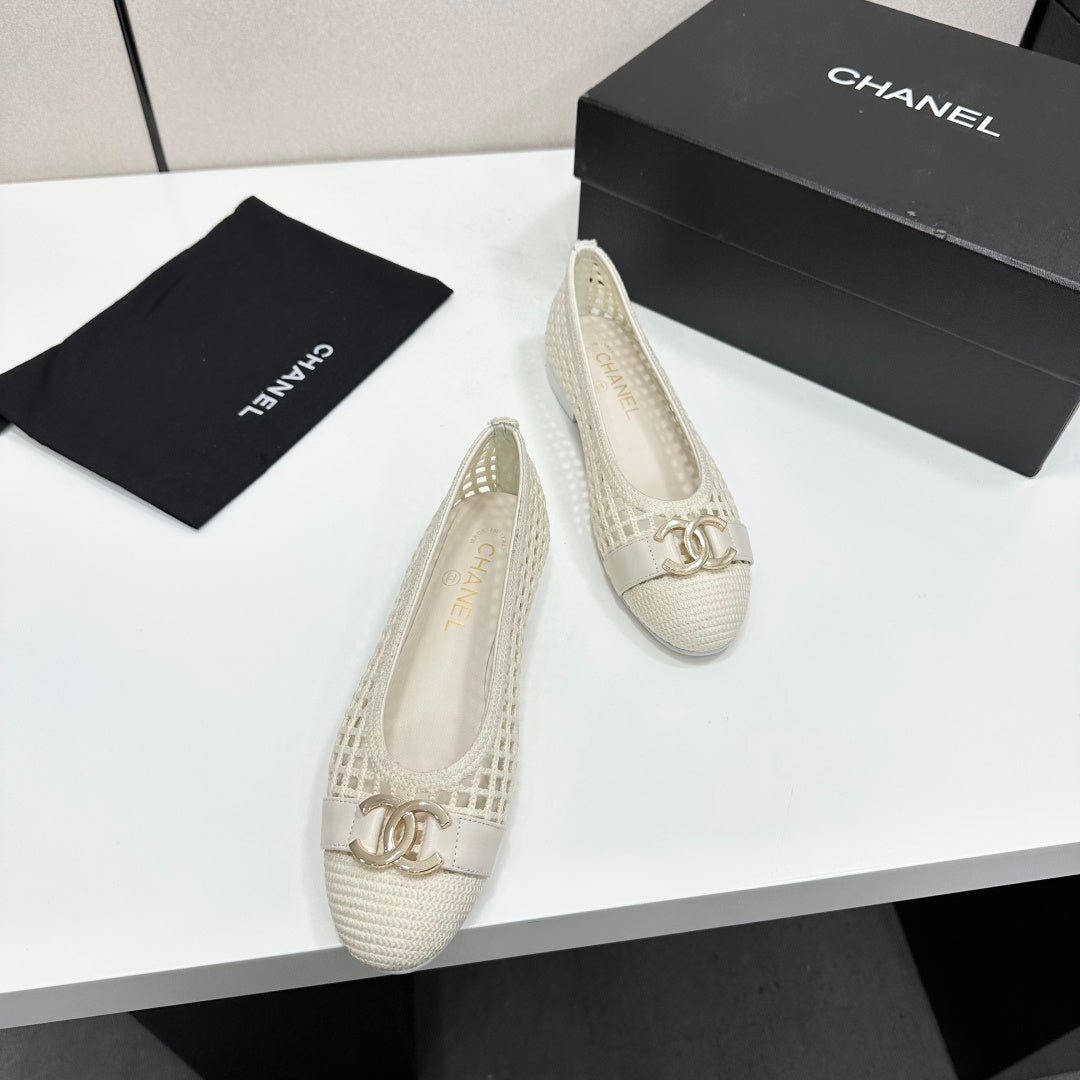 CC 26s Ballet Flat White Woven Raffia Mesh 925933