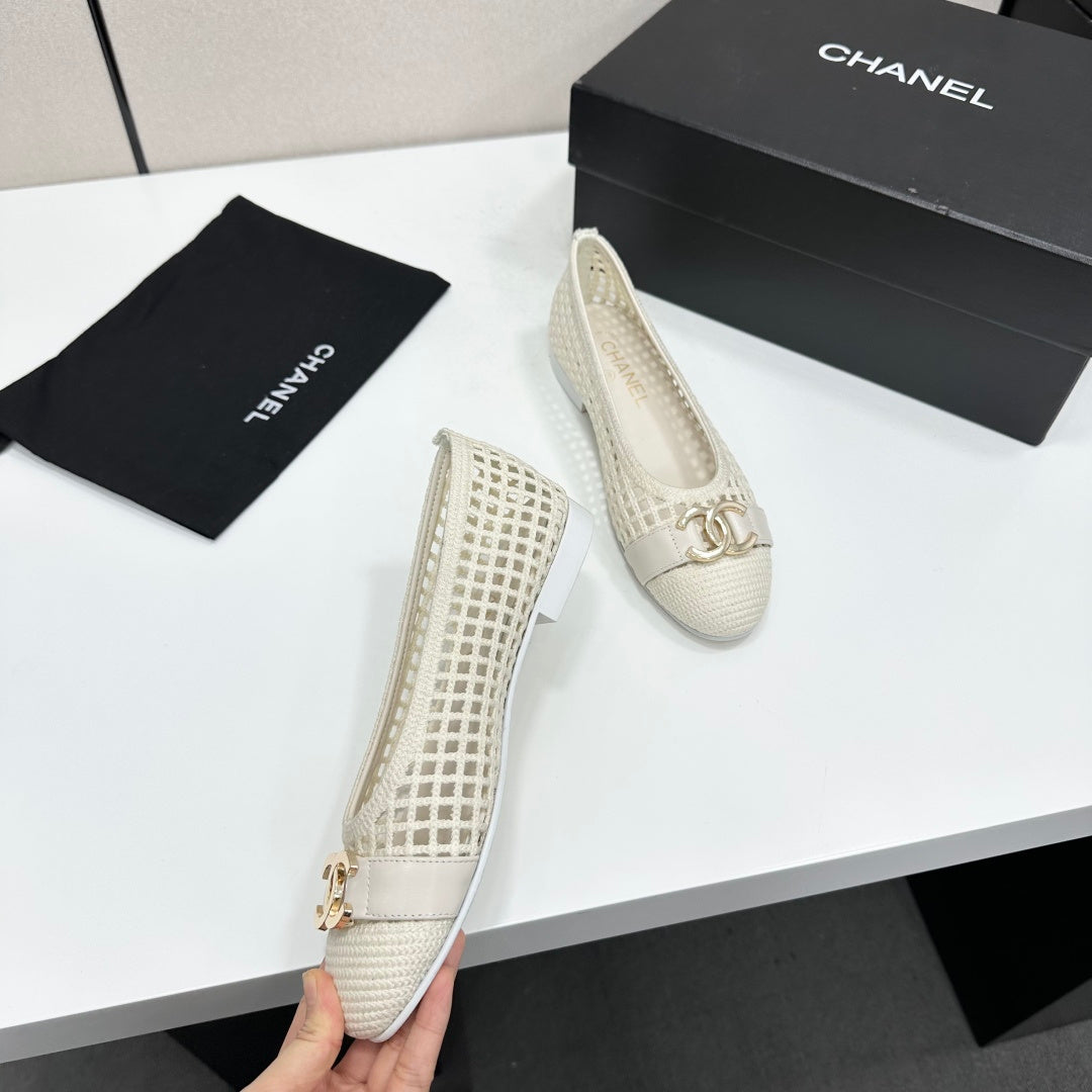 CC 26s Ballet Flat White Woven Raffia Mesh 925933