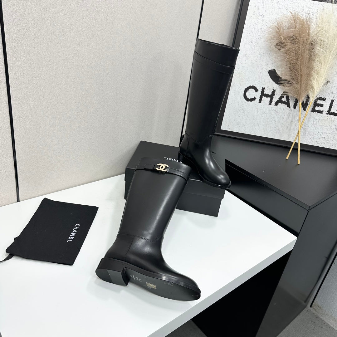 CC FW 2026 Long Flat Boot Black Cowhide 925678