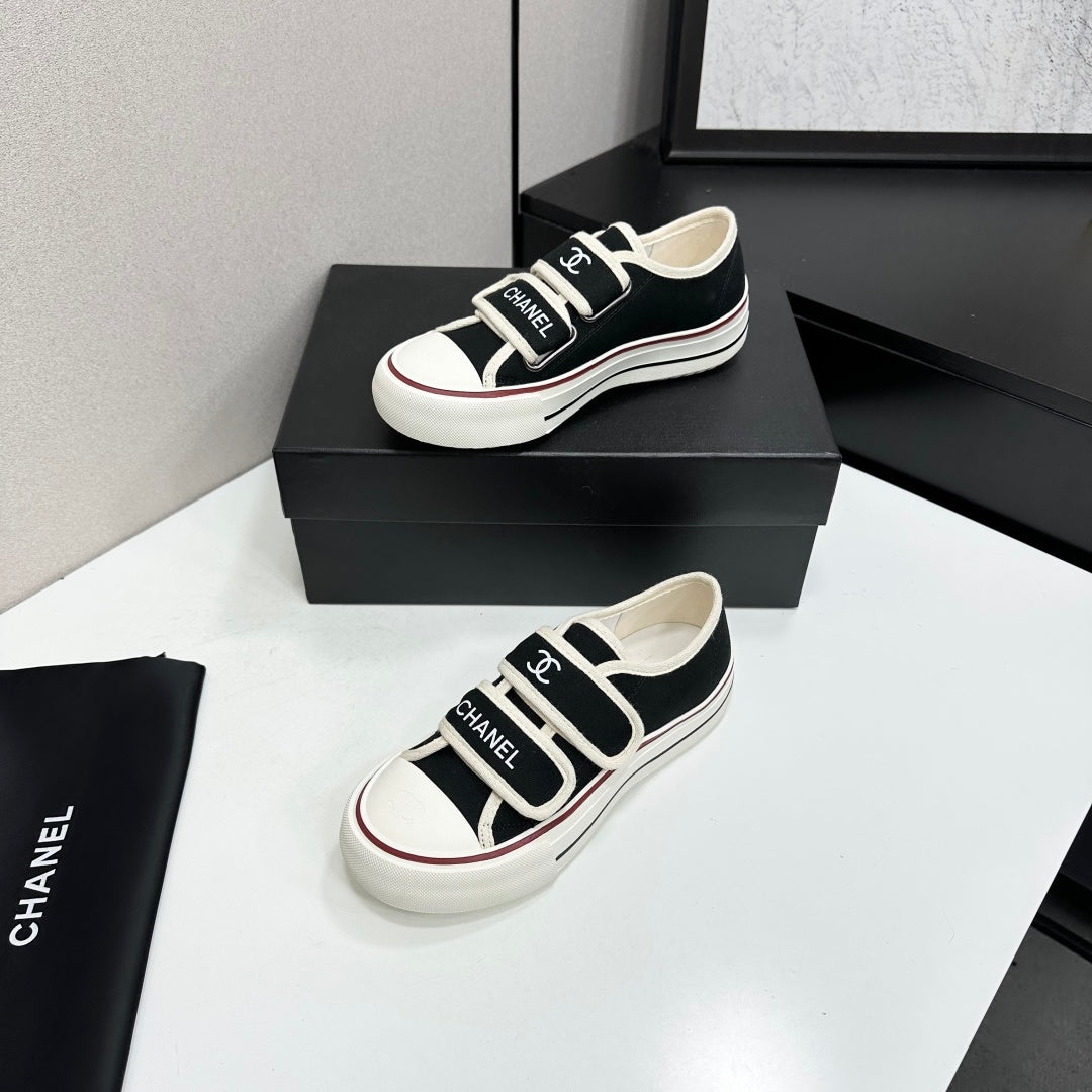 CC 26s Velcro Low Top Sneakers Black White Canvas 145658