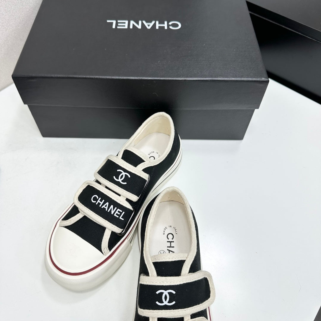 CC 26s Velcro Low Top Sneakers Black White Canvas 145658