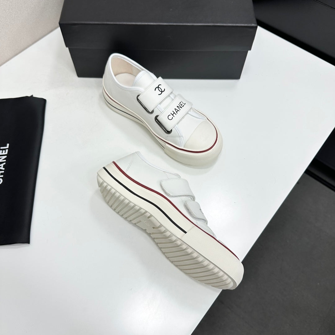 CC 26s Velcro Low Top Sneakers White Black Leather 145656