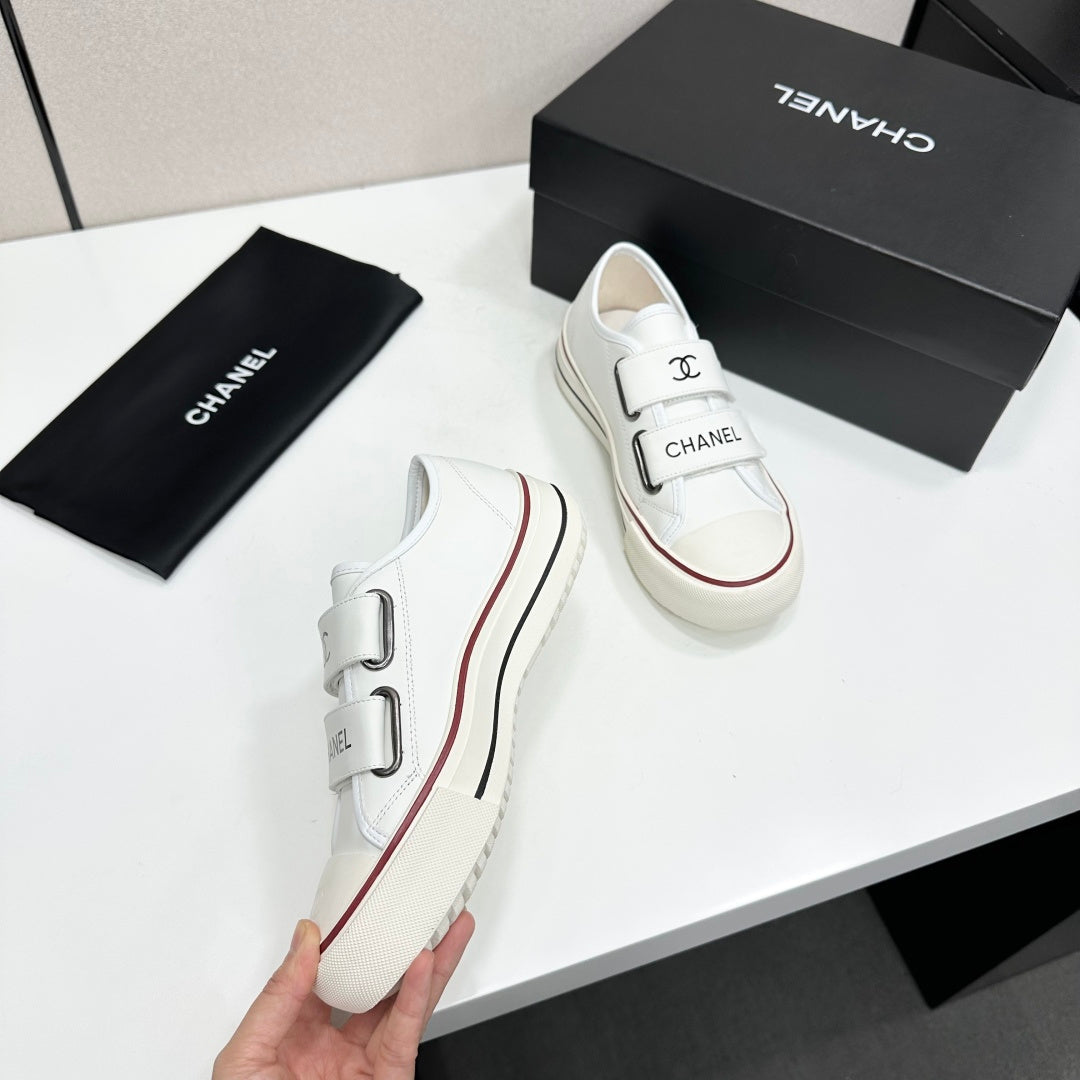 CC 26s Velcro Low Top Sneakers White Black Leather 145656