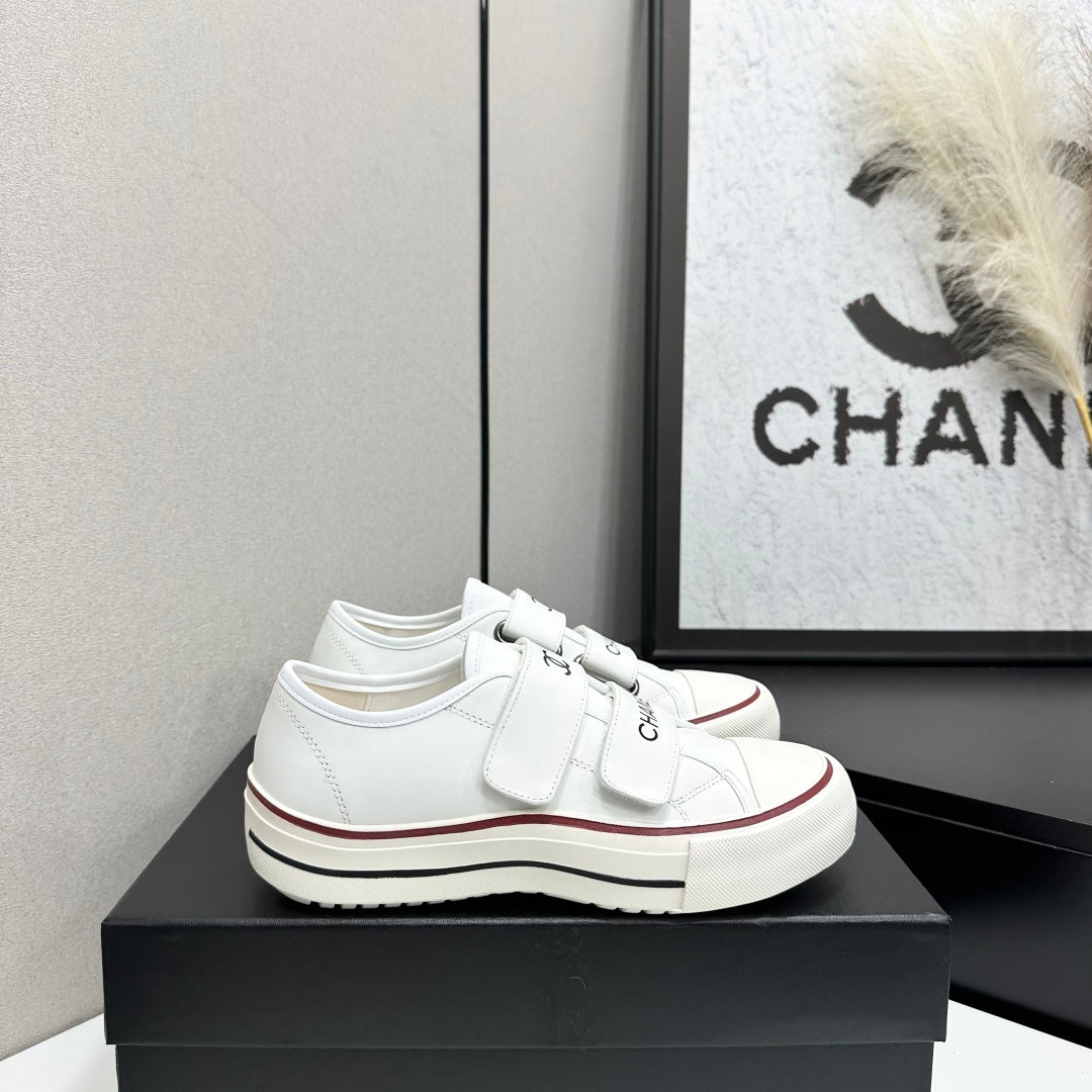 CC 26s Velcro Low Top Sneakers White Black Leather 145656