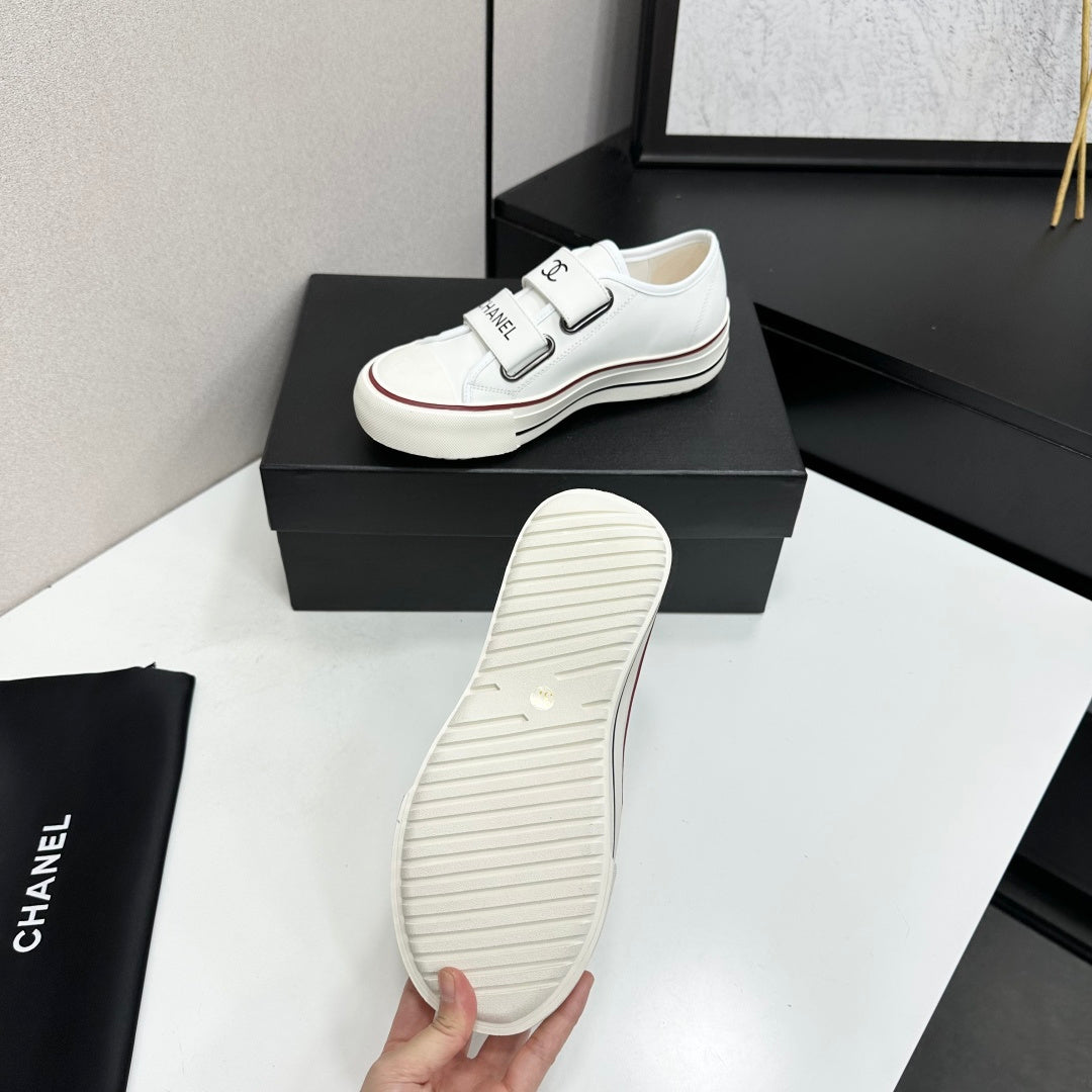 CC 26s Velcro Low Top Sneakers White Black Leather 145656
