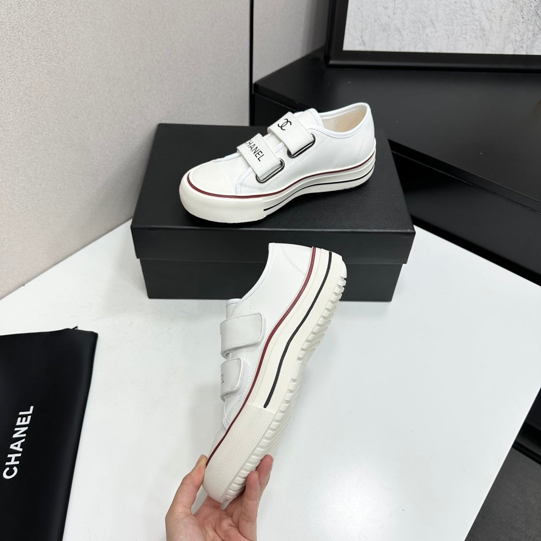 CC 26s Velcro Low Top Sneakers White Black Leather 145656