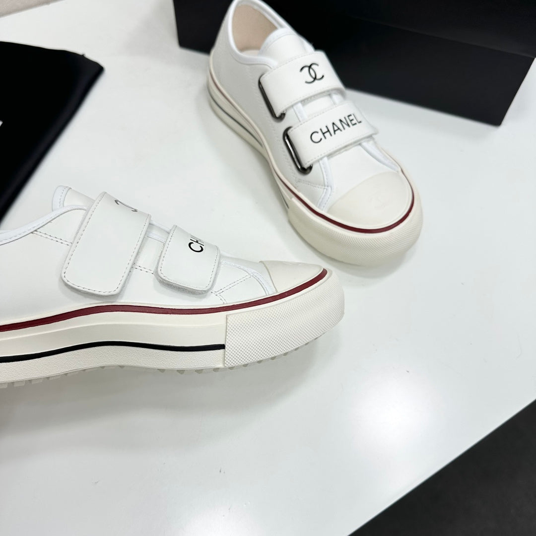 CC 26s Velcro Low Top Sneakers White Black Leather 145656