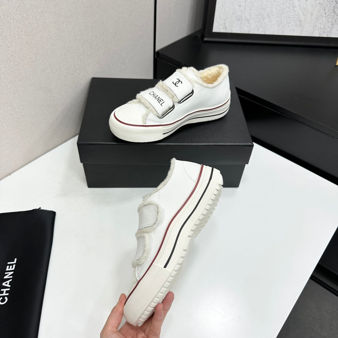 CC 26s Velcro Low Top Sneakers White Black Leather 145653