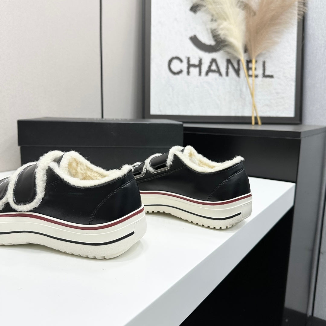 CC 26s Shearling Velcro Low Top Sneakers Black White Leather 145652