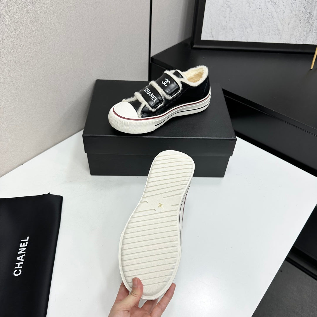 CC 26s Shearling Velcro Low Top Sneakers Black White Leather 145652