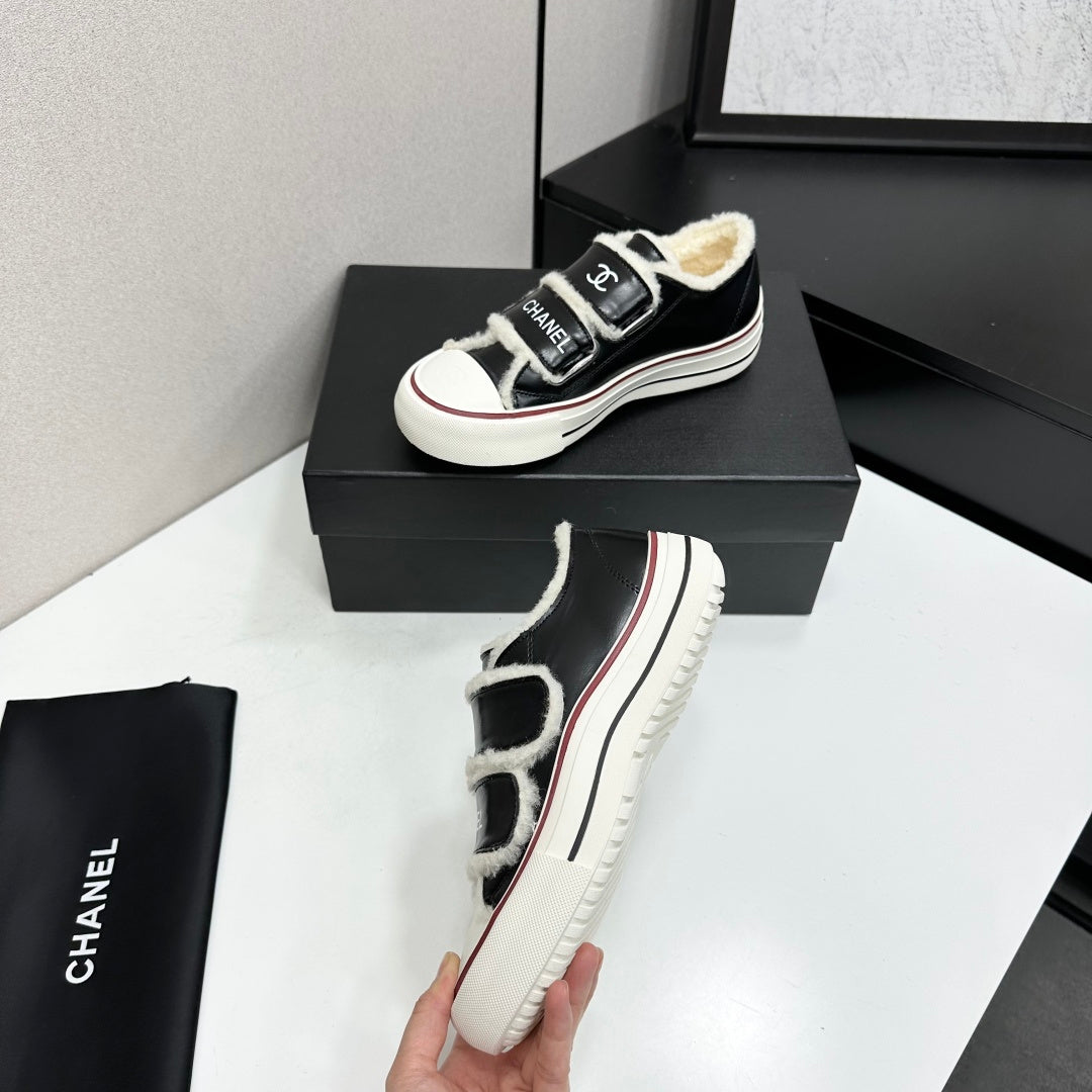 CC 26s Shearling Velcro Low Top Sneakers Black White Leather 145652