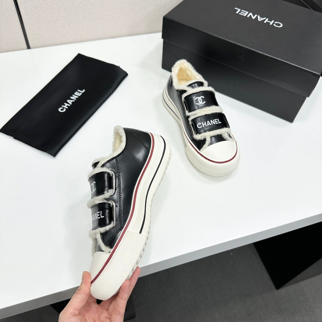 CC 26s Shearling Velcro Low Top Sneakers Black White Leather 145652
